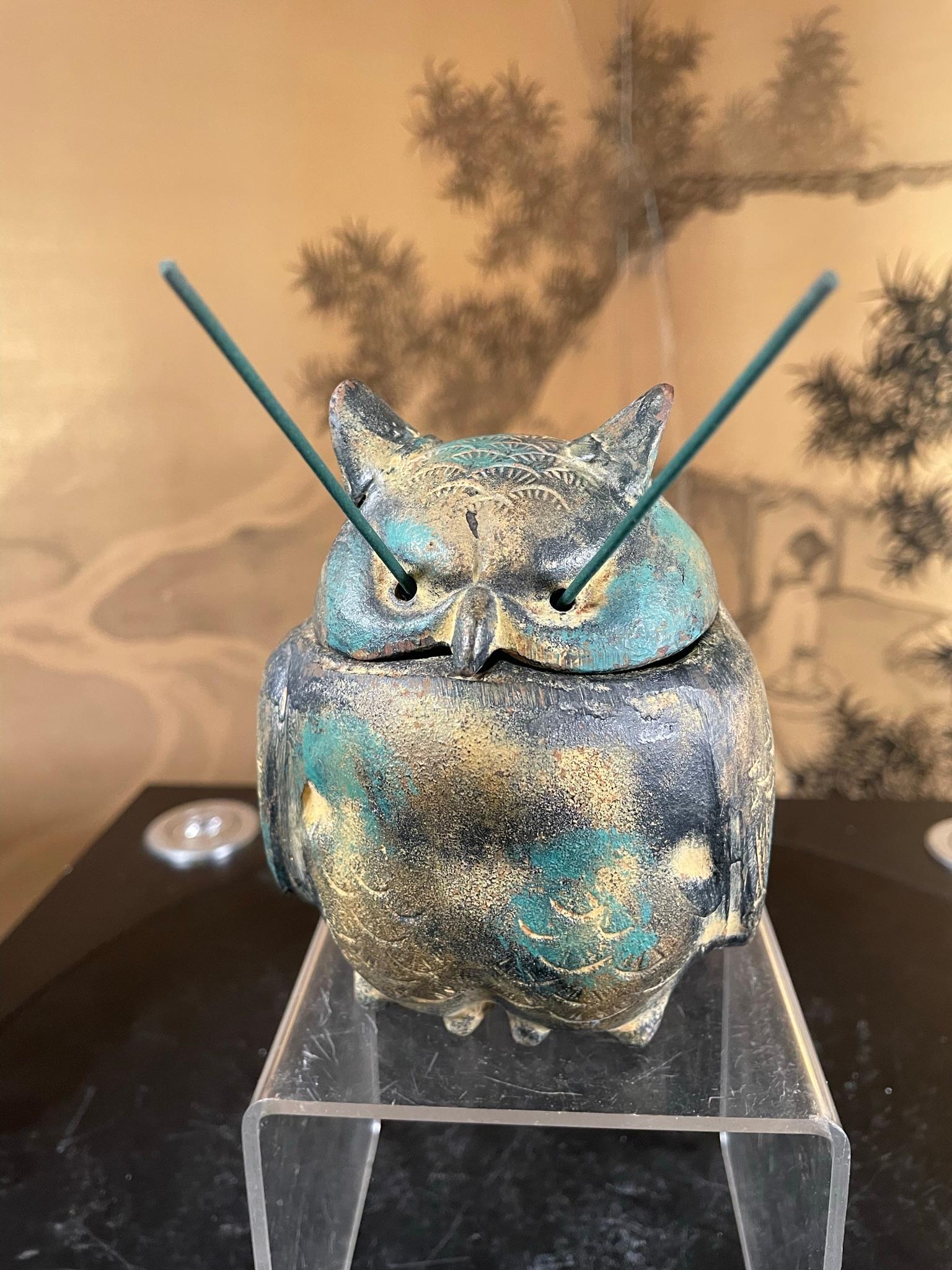 Japanese Gold Gilt Bronze Owl, Fine Details  For Sale 5