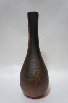 Japanese Gradation Dark Brown Unglazed Pottery Bizen Ware Vase, 1970s