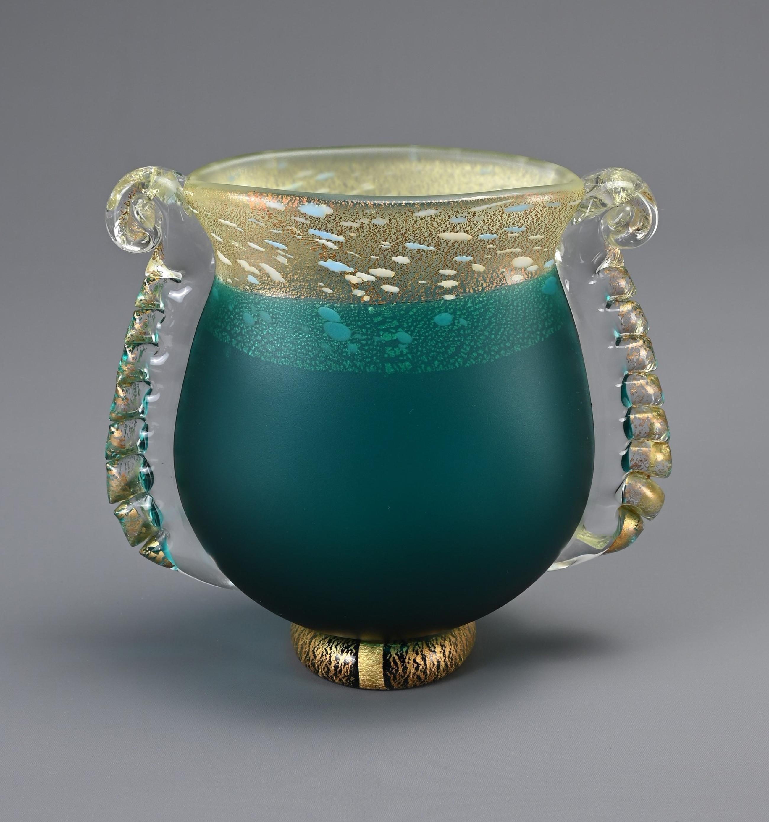 Japanische Vase aus grünem Kunstglas von Kuniaki Kuroki Heisei aus der Zeit von Kuniaki (Glaskunst) im Angebot