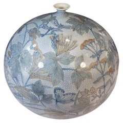 Japanische Vase aus grünem, blau-weißem Porzellan des zeitgenössischen Künstlers, 2