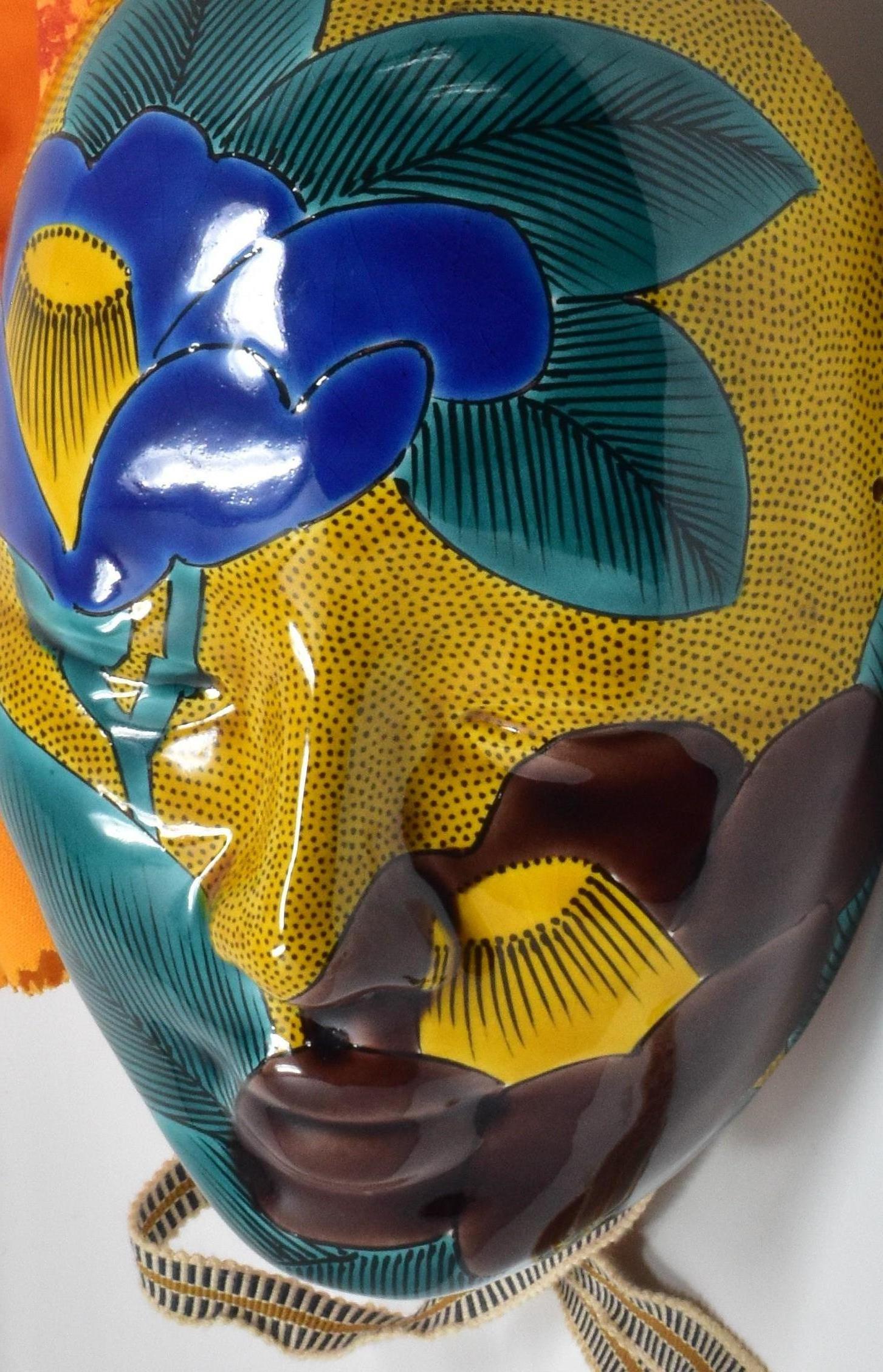 Green Blue Yellow Porcelain Mask by Japanese Master Artist In New Condition In Takarazuka, JP