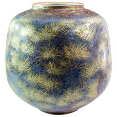 Vase japonais en porcelaine vert, or et bleu par un maître artiste contemporain