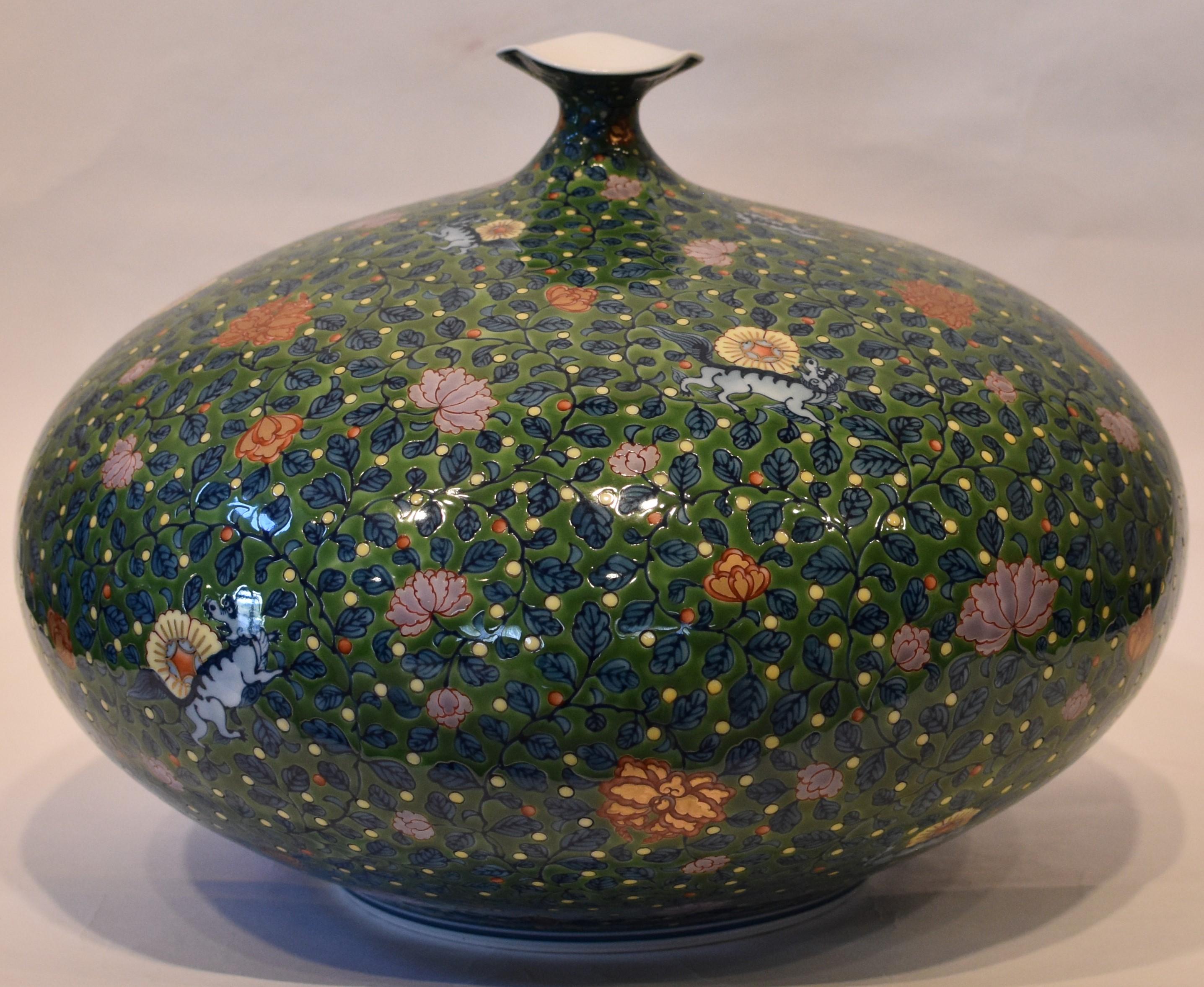 Japanese Contemporary Green Blue Orange Porcelain Vase by Master Artist In New Condition For Sale In Takarazuka, JP
