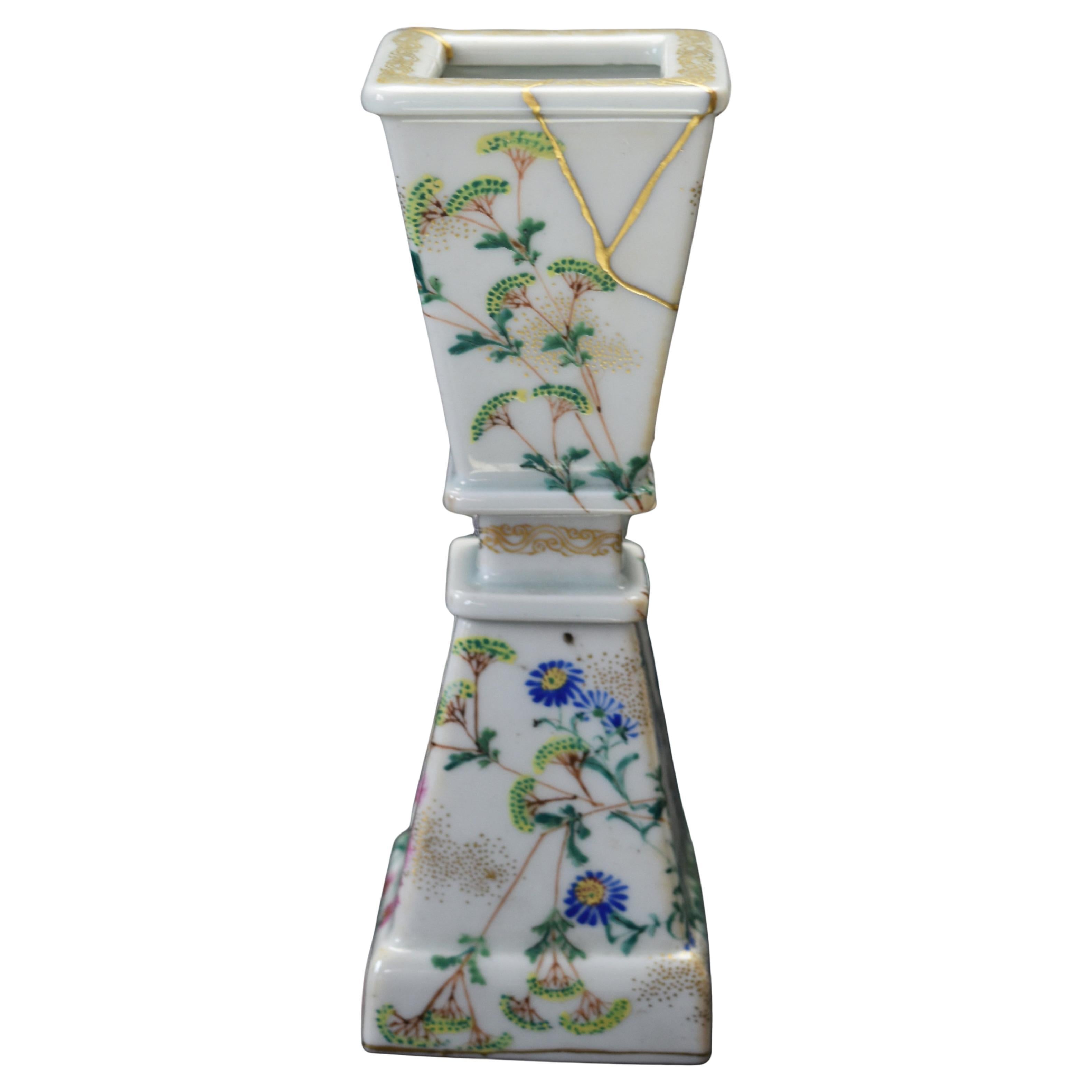 Vaso giapponese GU con decorazione floreale