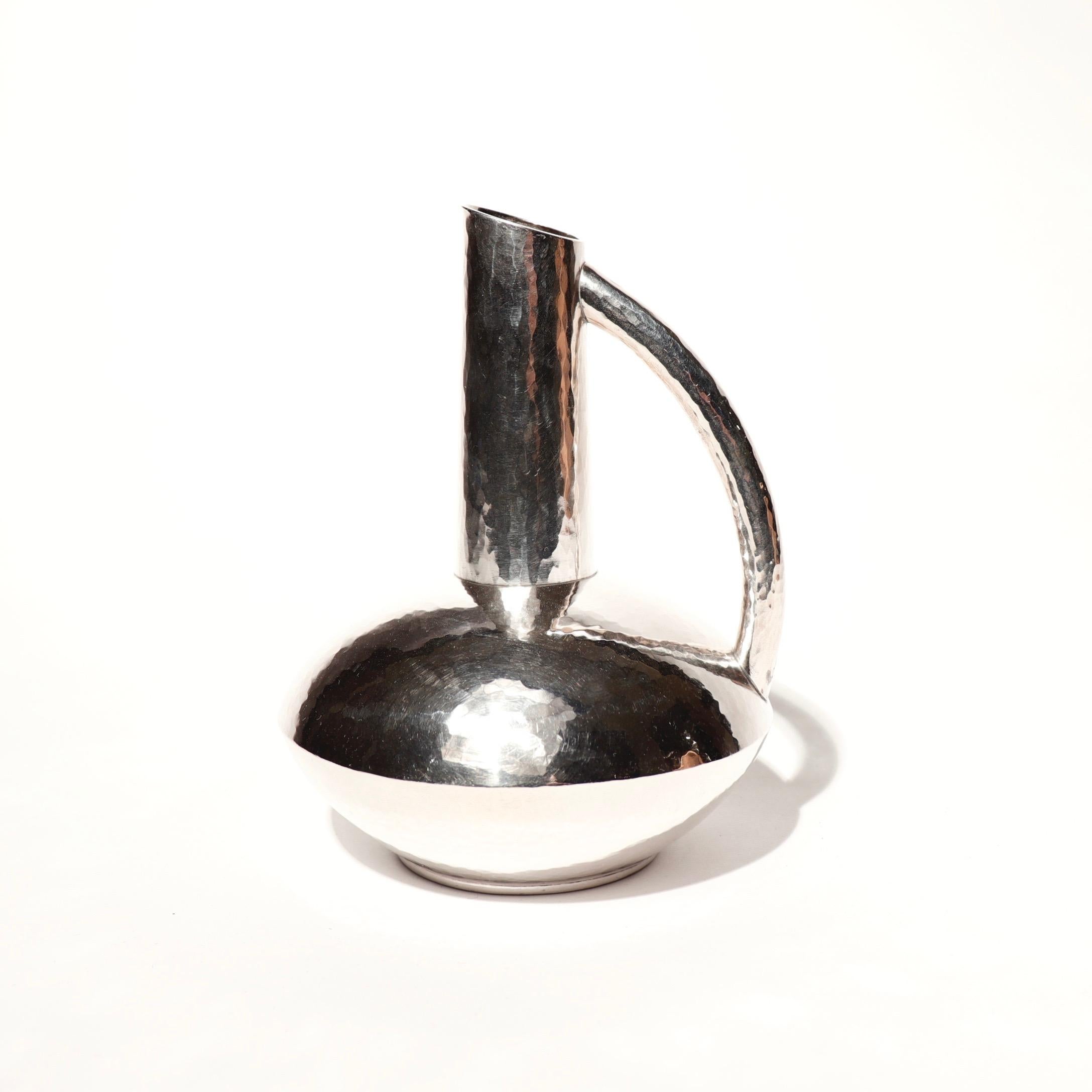 Japanese hammered silver vase by Seiho In Good Condition For Sale In Point Richmond, CA