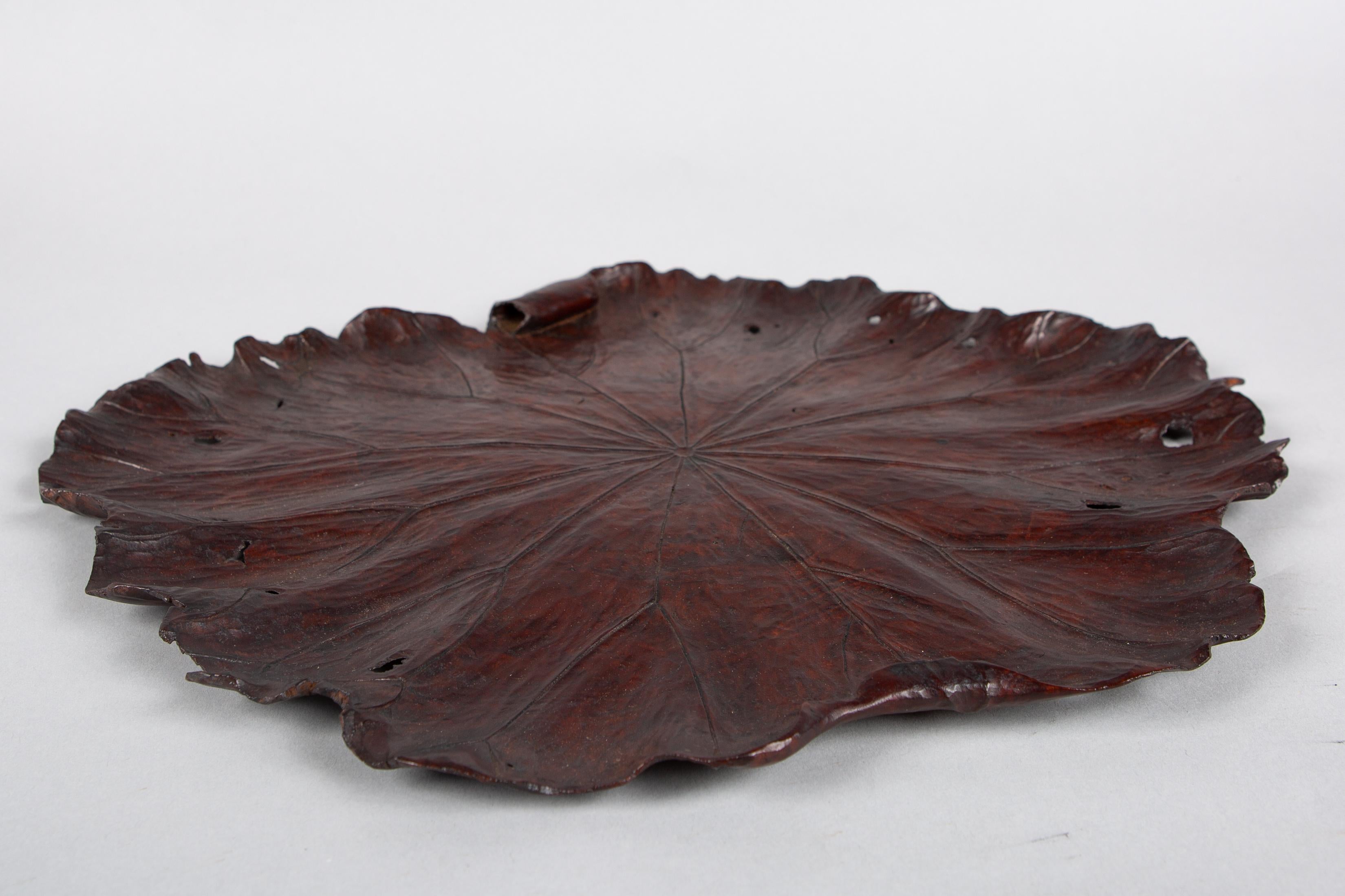 Japanese Hand Carved Lotus Leaf Tray In Good Condition In Hudson, NY