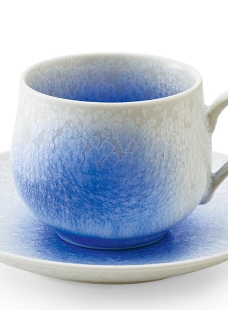 Unique contemporary Japanese porcelain cup and saucer in white and blue, a signed masterpiece by widely highly acclaimed award-winning master porcelain artist in 