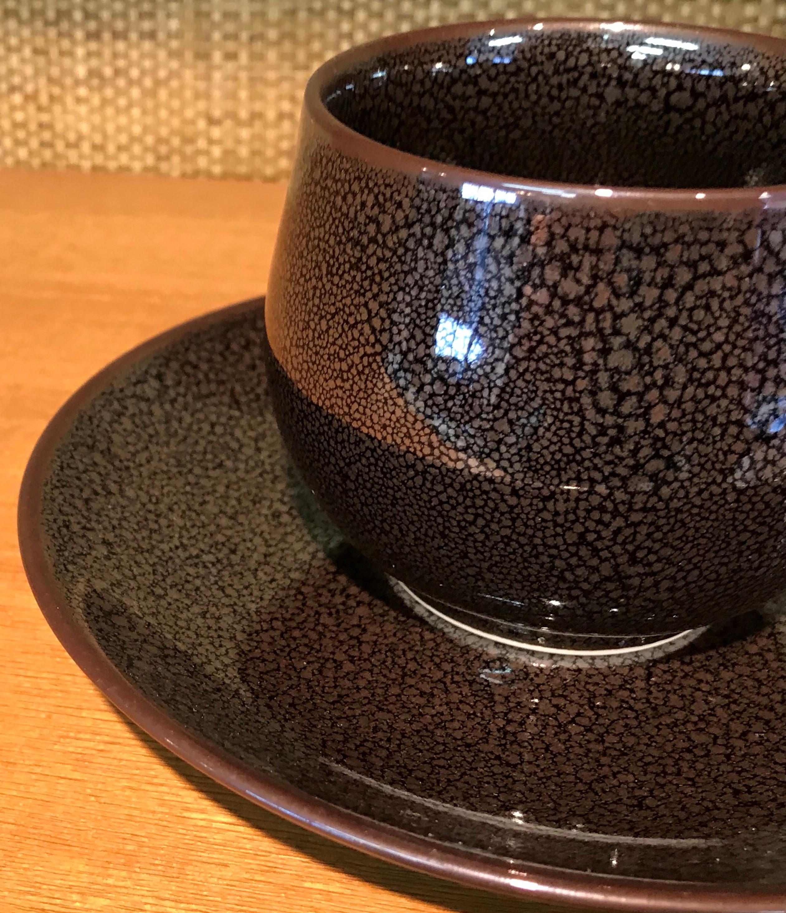 Japanese Hand-Glazed Brown Porcelain Cup & Saucer by Contemporary Master Artist In New Condition In Takarazuka, JP