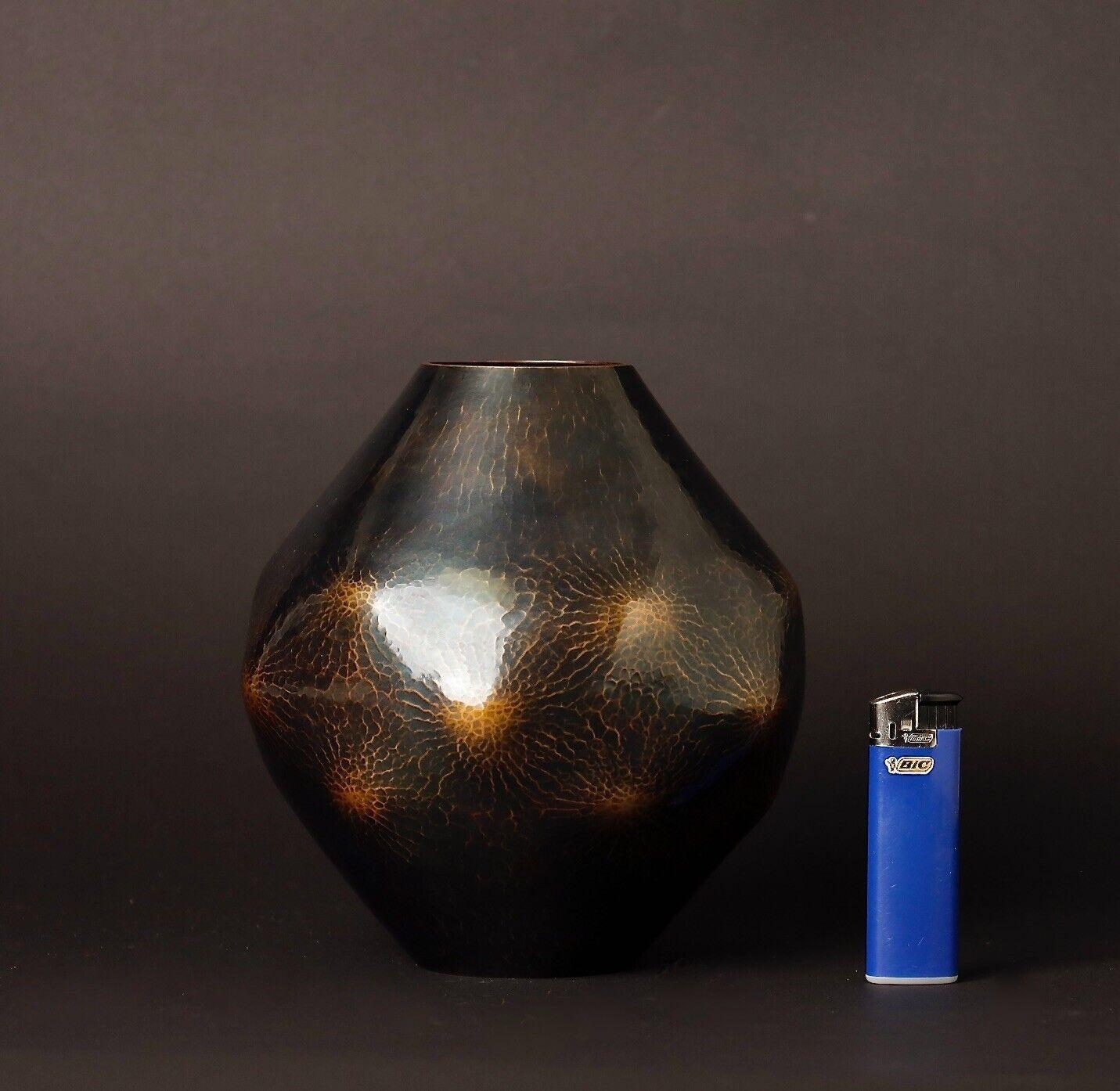 Jarrón japonés de cobre martillado a mano del famoso Gyokusendo en venta 1