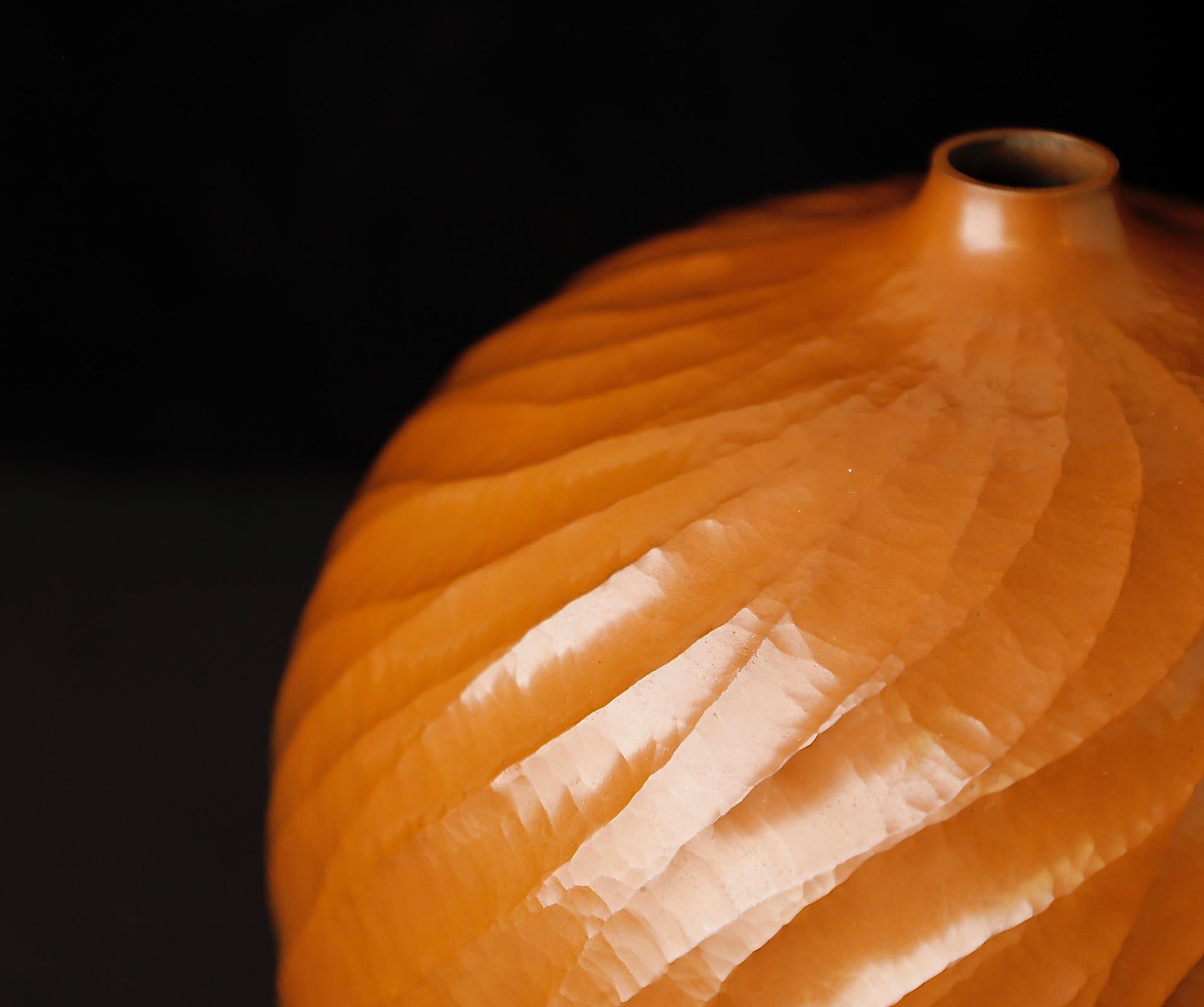 Japanese Hand-Hammered Copper Vase by Takano Ryoichi — Tsuiki Copperware im Angebot 5