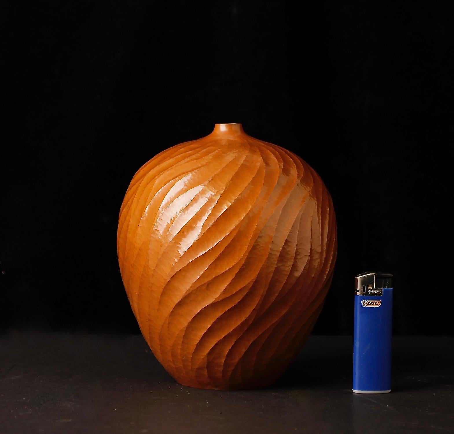 Japanese Hand-Hammered Copper Vase by Takano Ryoichi — Tsuiki Copperware (Japanisch) im Angebot