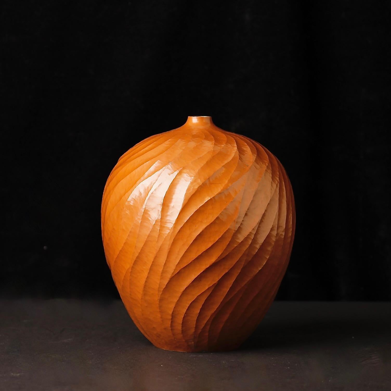 Japanese Hand-Hammered Copper Vase by Takano Ryoichi — Tsuiki Copperware im Zustand „Gut“ im Angebot in Fukuoka, JP