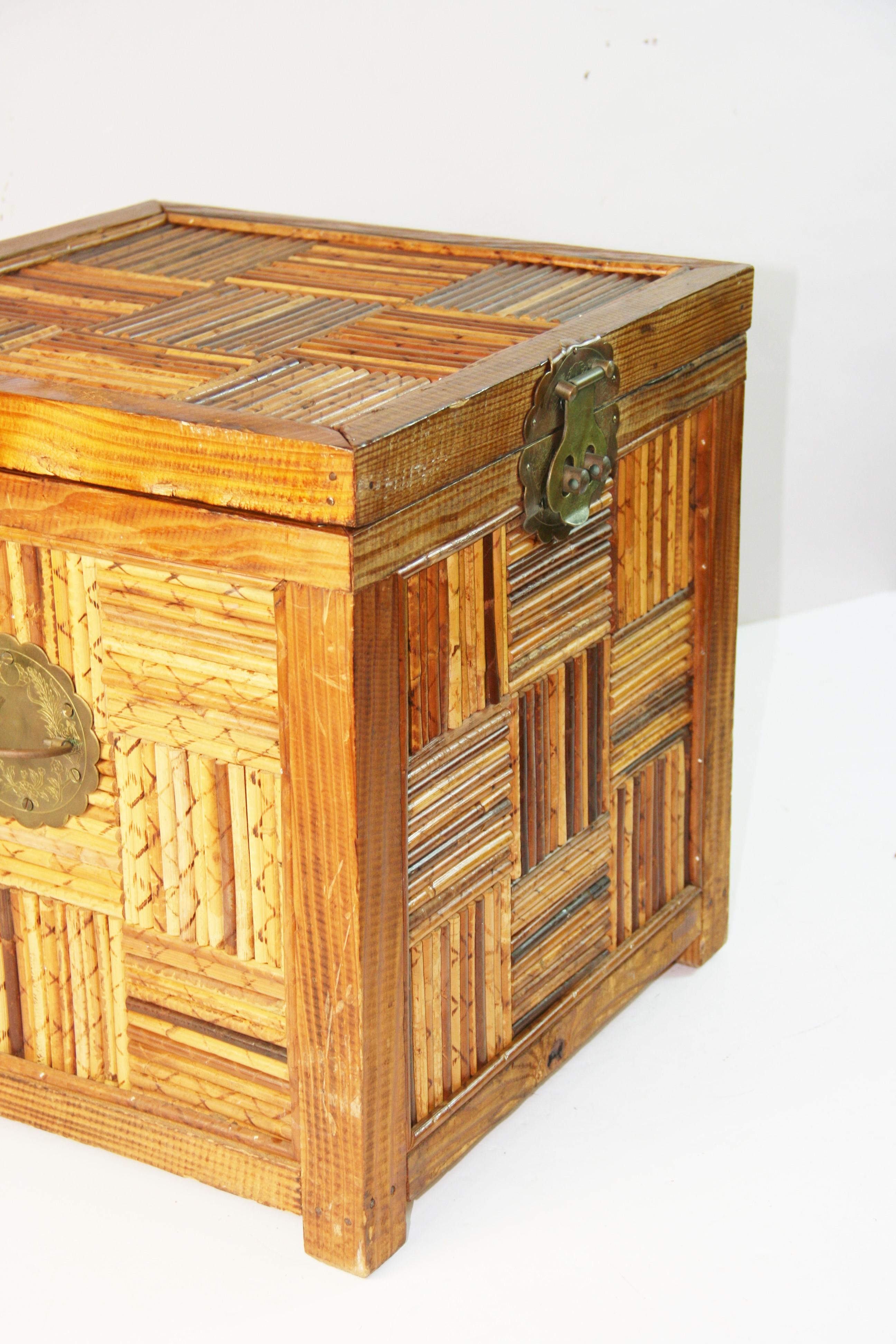 Late 20th Century Japanese Hand Made Side Table/Storage Box For Sale