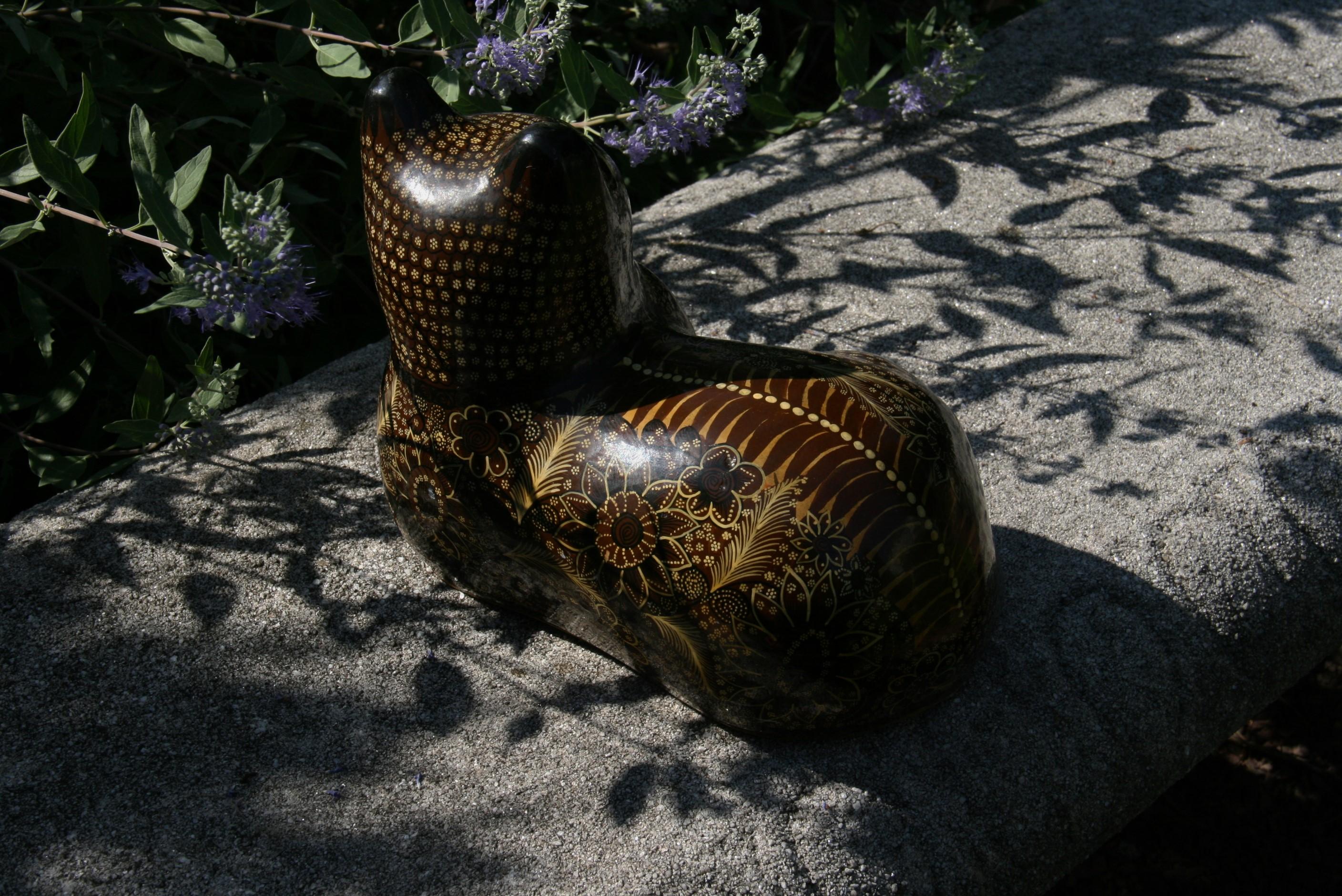 Japanische handbemalte Katzenskulptur aus Keramik, Japanisch im Angebot 3