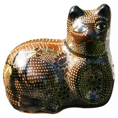 Scultura di gatto giapponese in ceramica dipinta a mano
