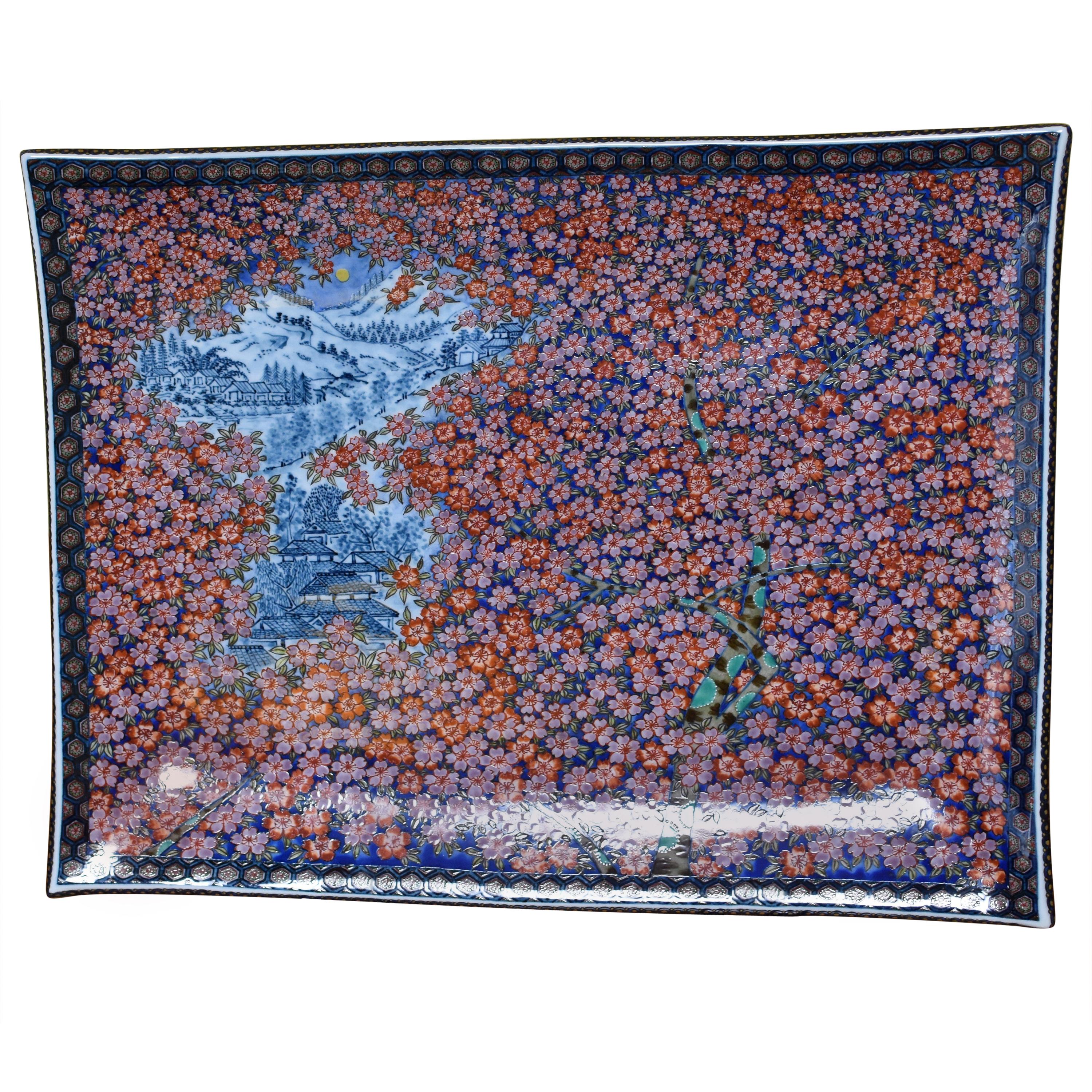 Chargeur en porcelaine bleu violet japonais par un maître artiste contemporain en vente