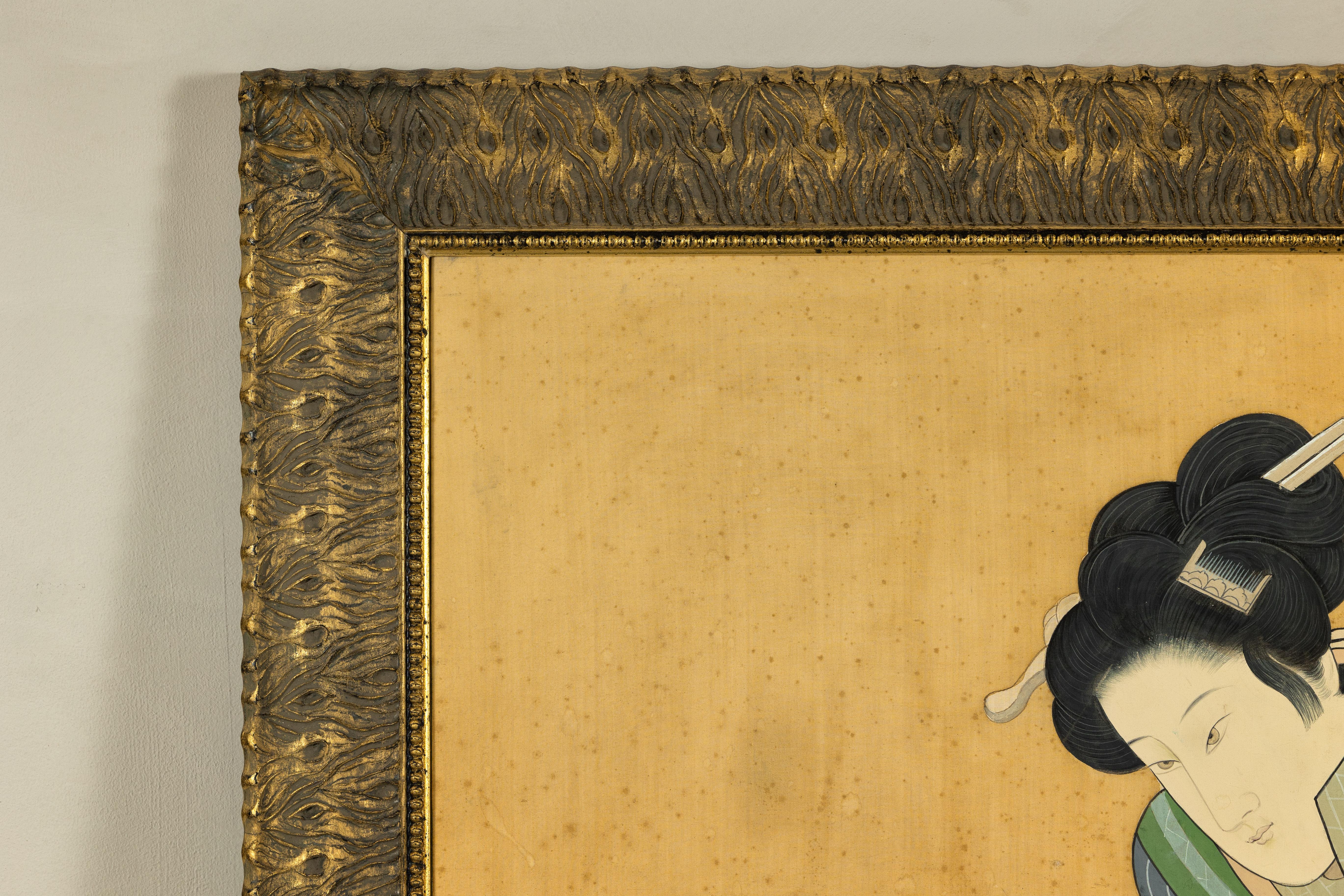 Japanese Hand-Painted Silk Artwork of a Seated Concubine in Giltwood Frame For Sale 2