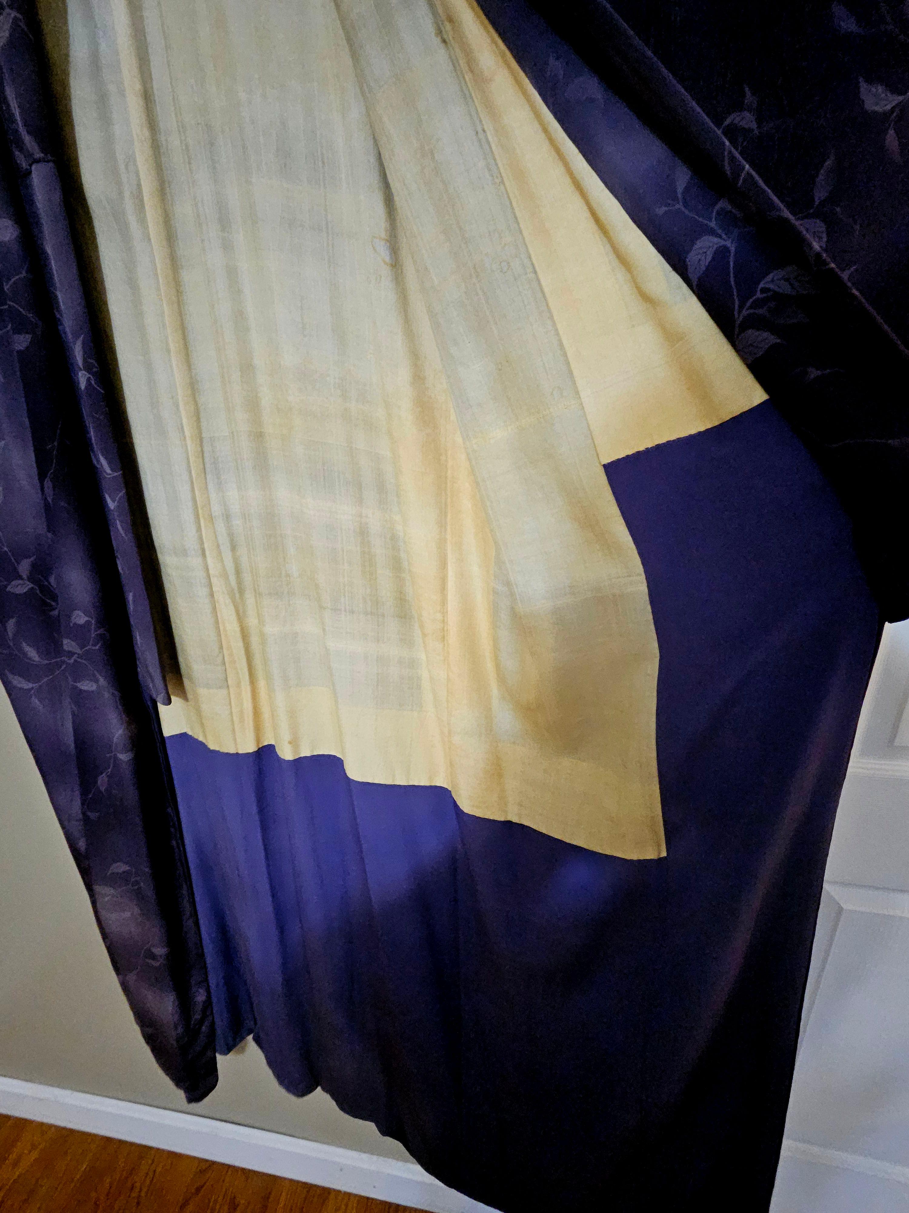 Japanischer handgefertigter langer Seidenkimono für Männer #2 von 1955 im Zustand „Gut“ im Angebot in Norton, MA