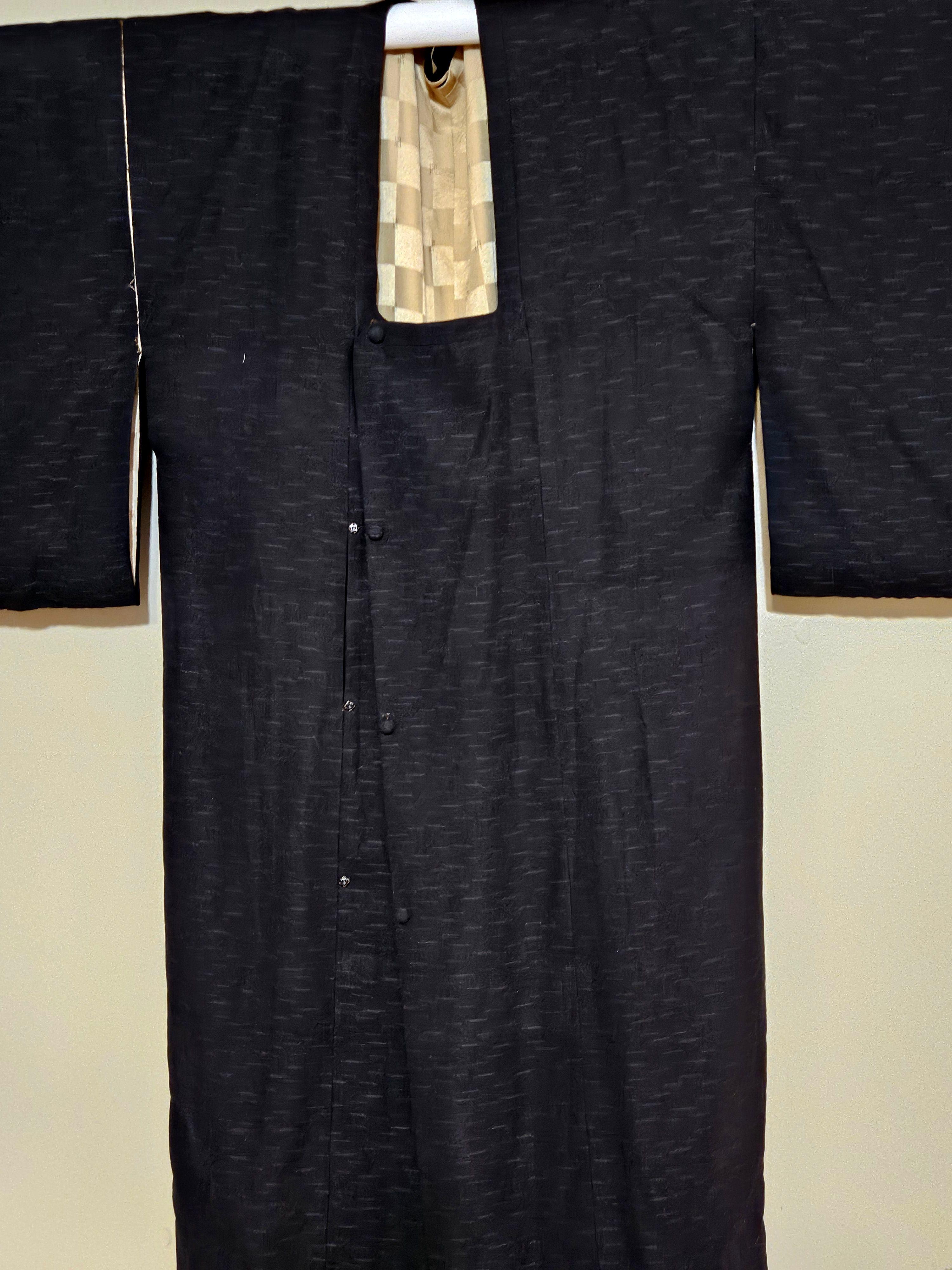 Japanischer handgefertigter langer Seiden-Kimono für Männer #4 von 1955 im Angebot 3