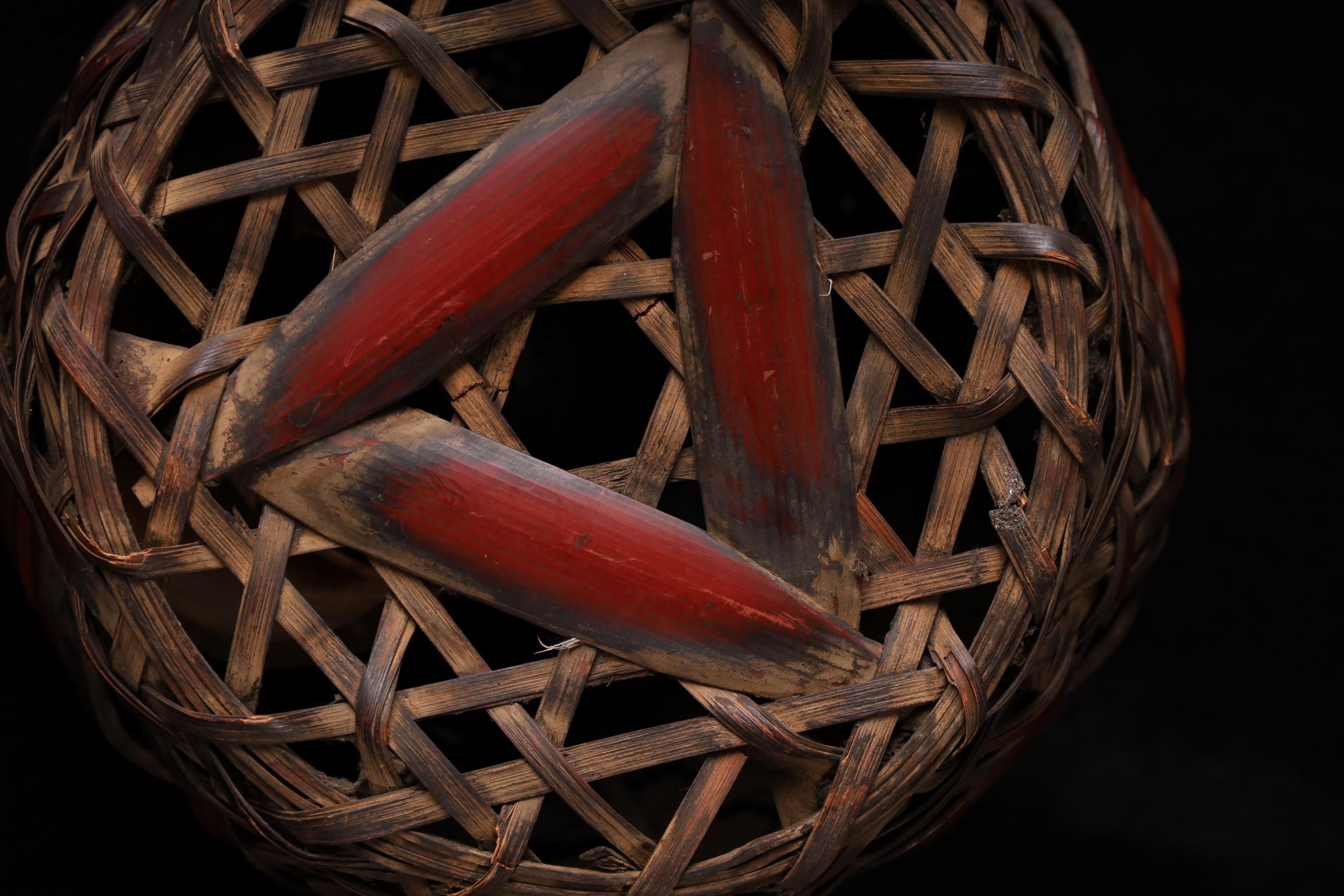 Japanischer handgeflochtener Ikebana-Korb aus Bambus - Anfang 20. im Angebot 9