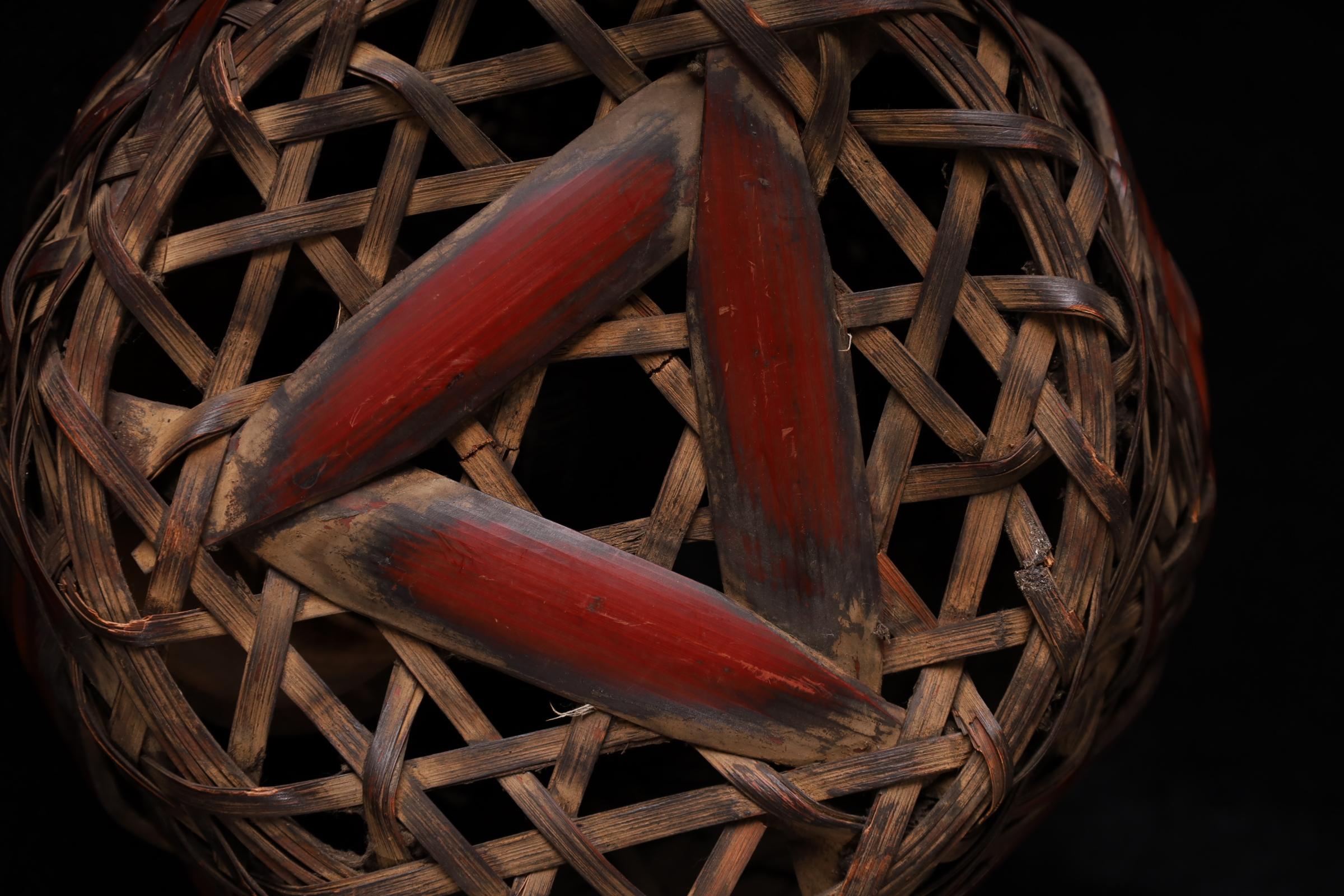 Japanischer handgeflochtener Ikebana-Korb aus Bambus - Anfang 20. im Angebot 10