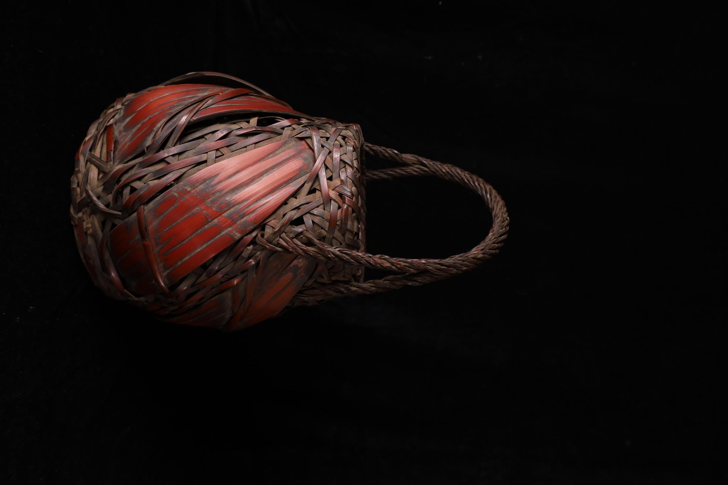 Japanischer handgeflochtener Ikebana-Korb aus Bambus - Anfang 20. im Zustand „Gut“ im Angebot in Fukuoka, JP