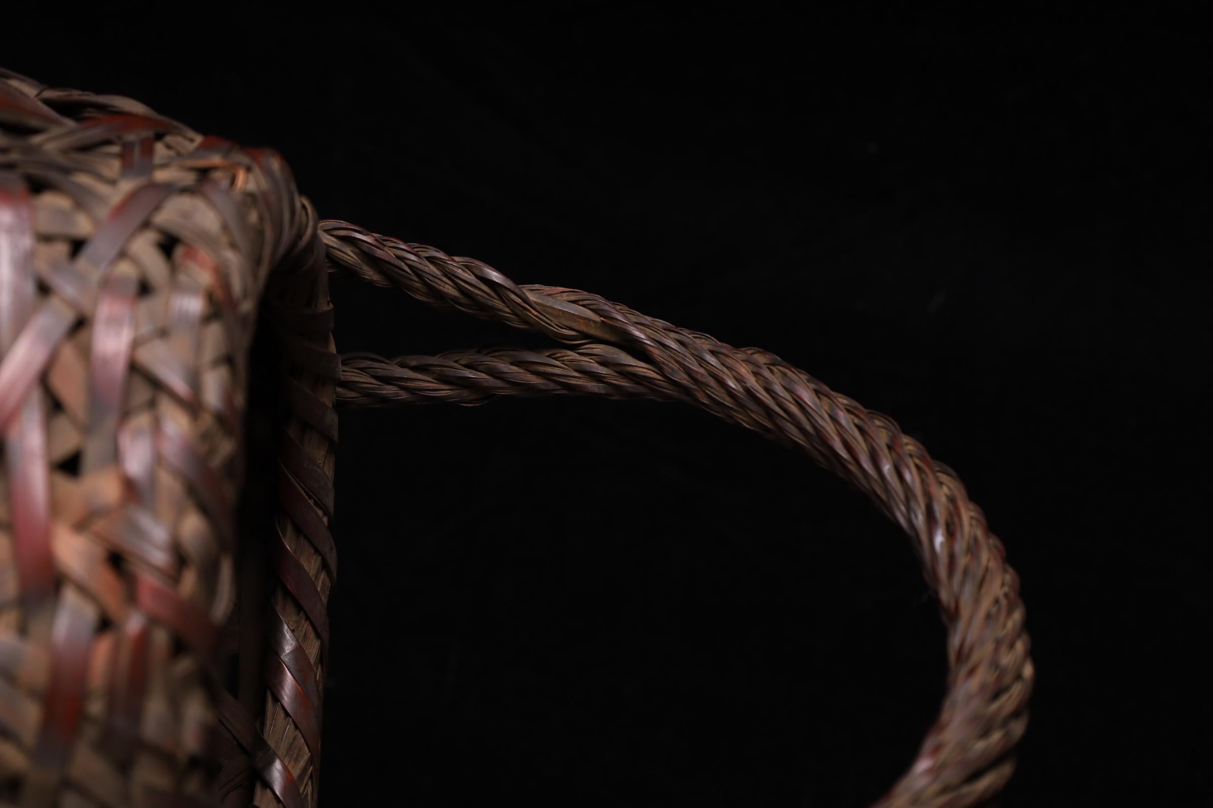 Japanischer handgeflochtener Ikebana-Korb aus Bambus - Anfang 20. im Angebot 1