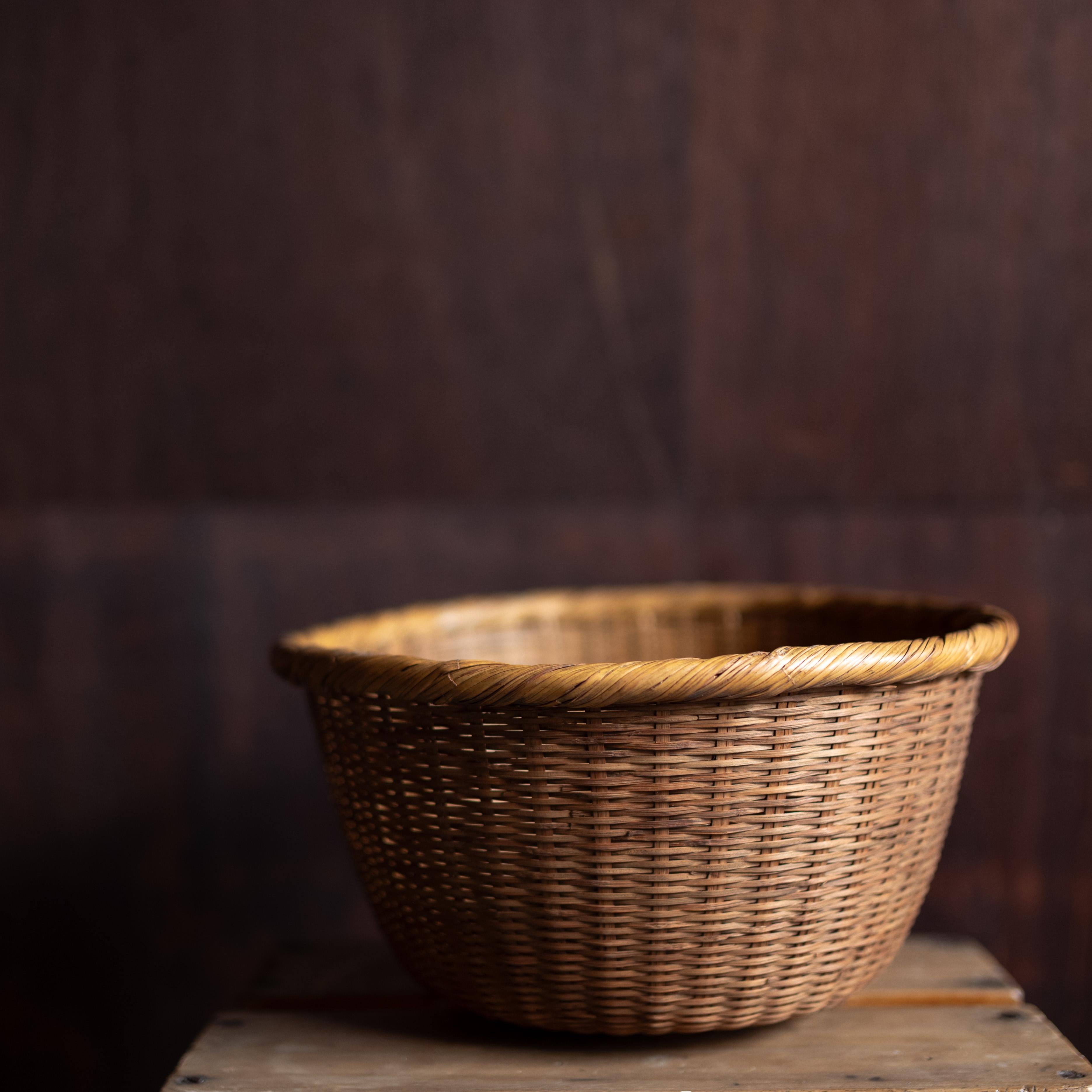 Bamboo Japanese Handwoven Basket, Kago, Japan, 20th Century For Sale