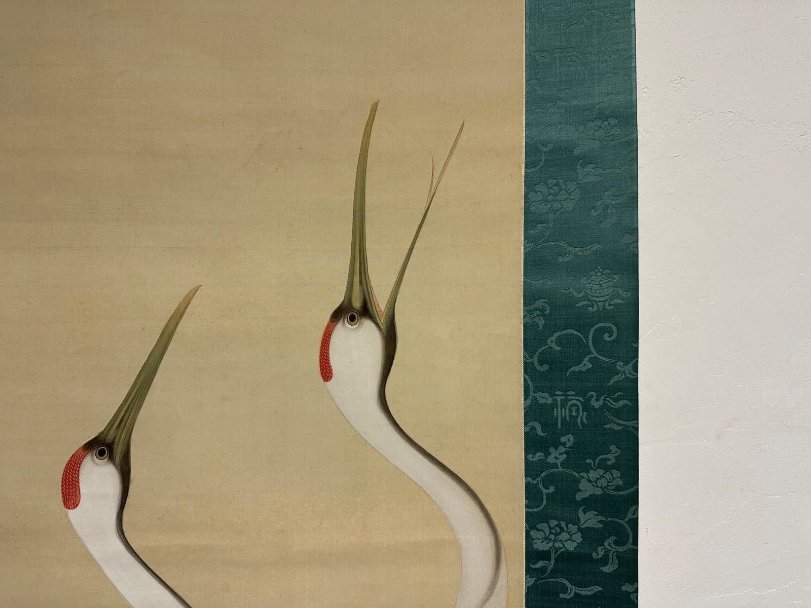 Japanese Hanging Scroll: Masterful Pair of Cranes, Taisho Period In Good Condition For Sale In Fukuoka, JP