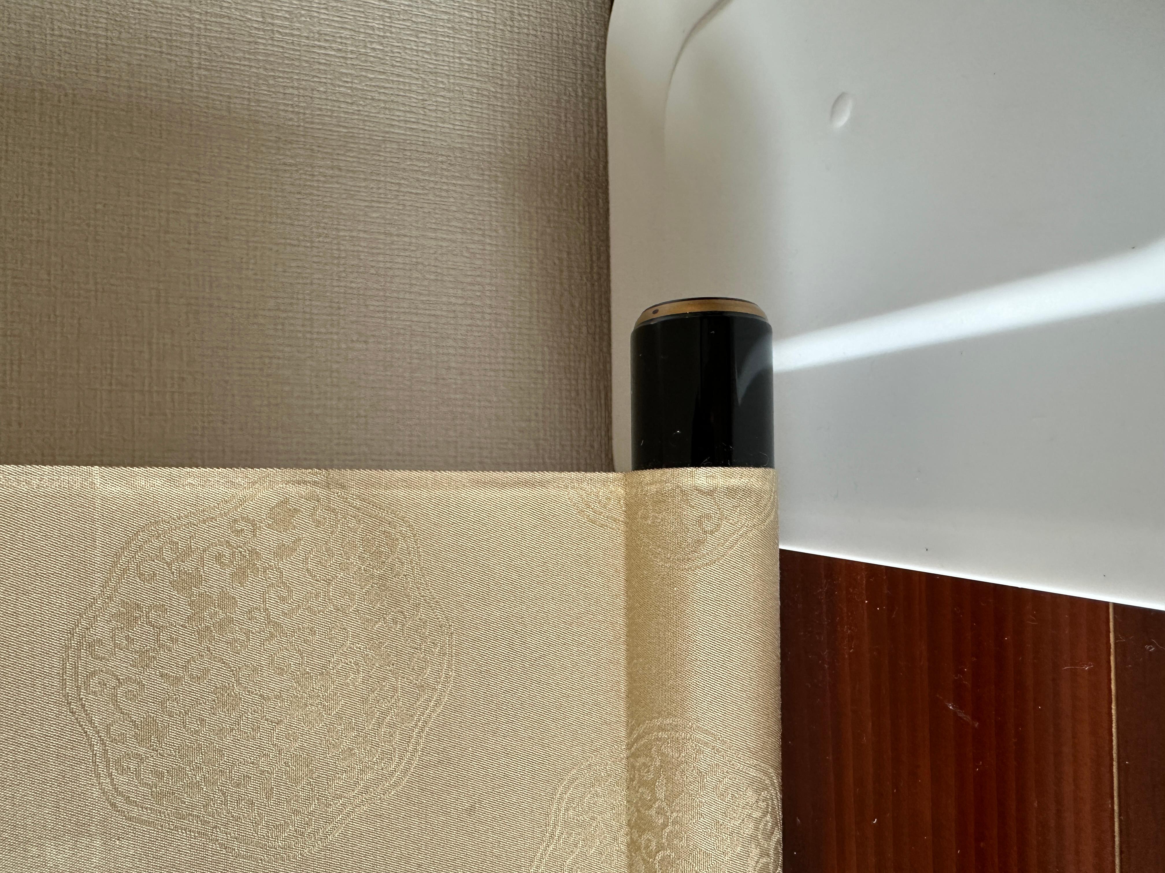 Japanese Hanging Scroll – Samurai under Blossoming Tree For Sale 9