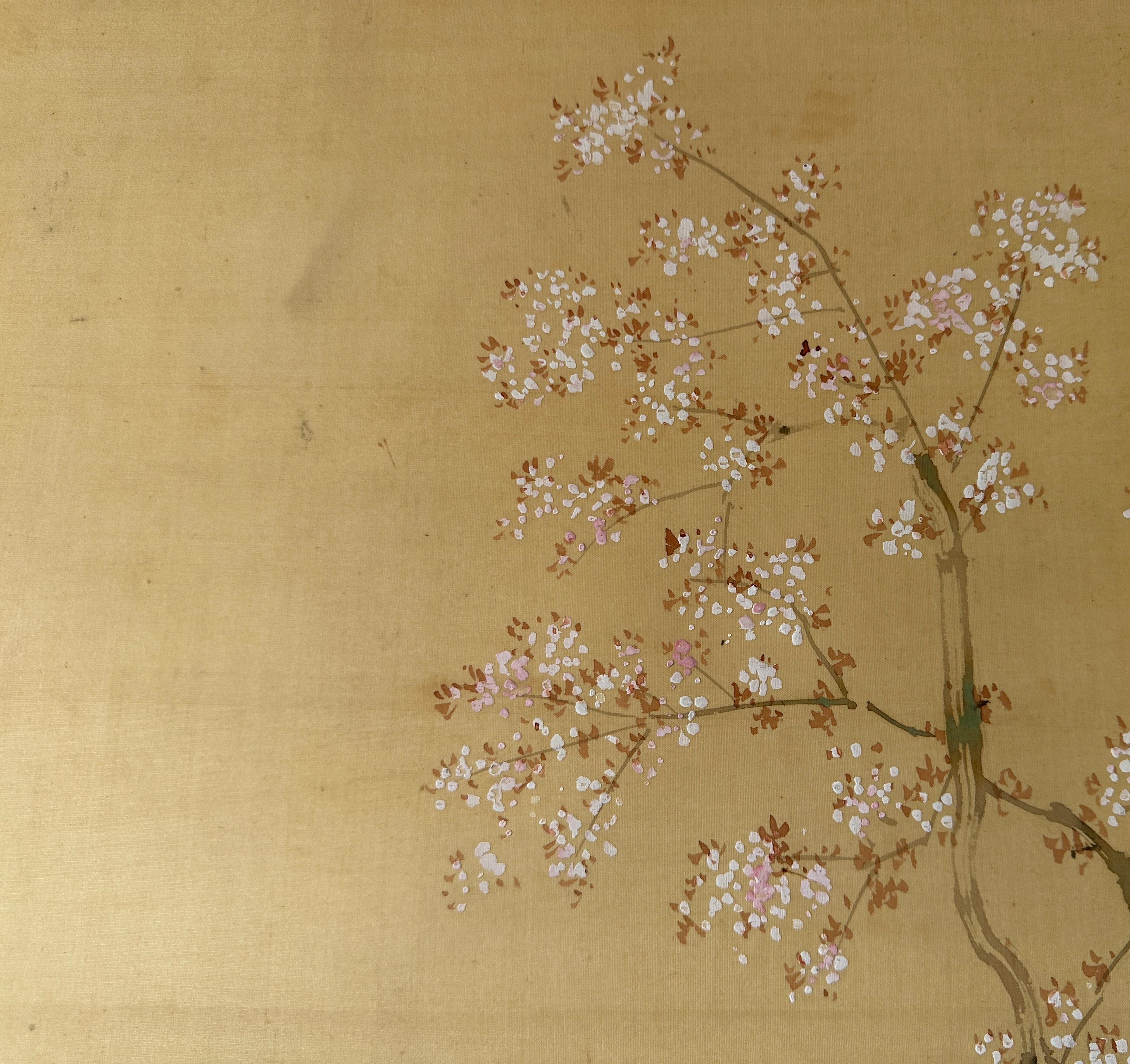 Japanese Hanging Scroll – Samurai under Blossoming Tree
Japan, 20th century
Painting: 41.5 × 114 cm
Mounting: 54 × 185 cm
Box: 7.5 × 8 × 63 cm

A beautifully hand-painted scroll depicting a samurai on horseback beneath a blossoming cherry tree. The