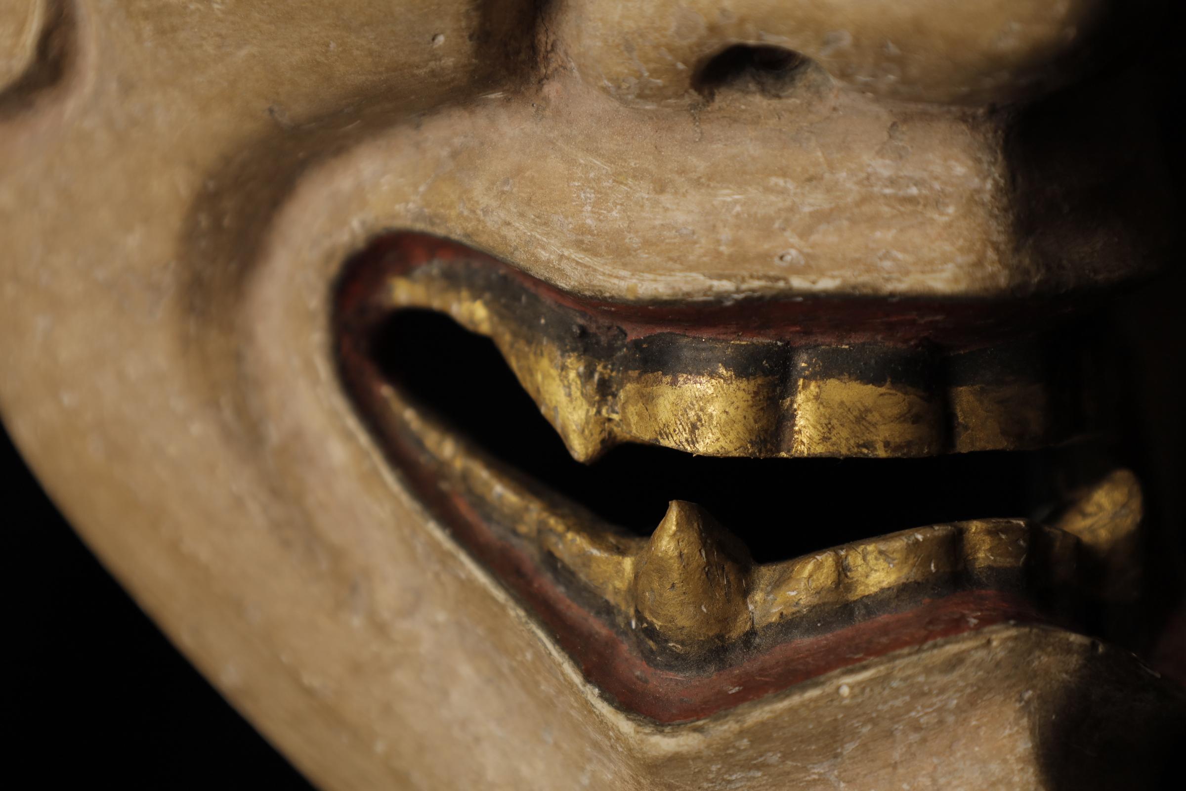 Maschera Noh giapponese Hannya (般若). Attribuito a Takada Fuki (高田 冨季, 1935-2008) in vendita 4