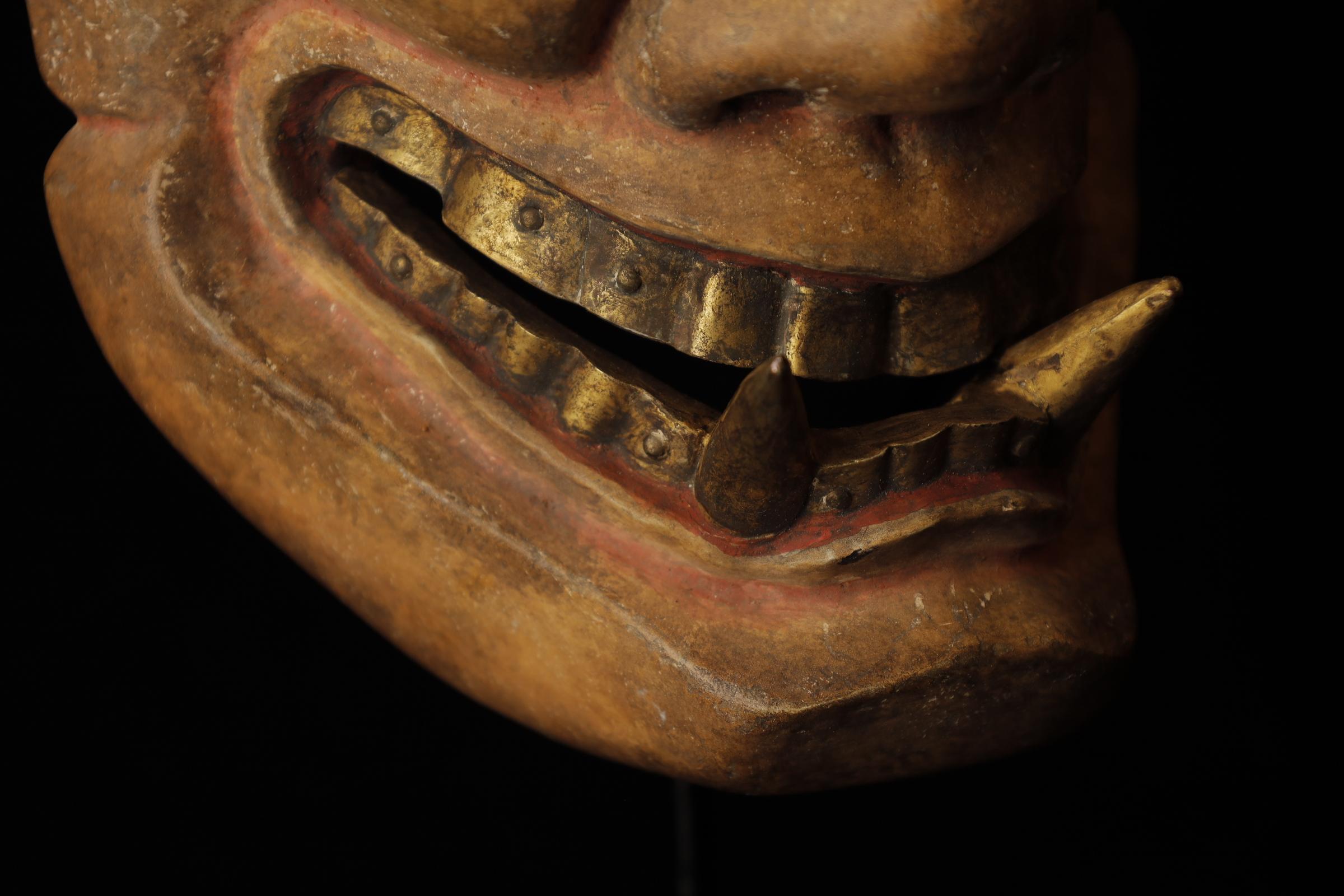 Maschera Noh giapponese Hannya (般若). Attribuito a Takada Fuki (高田 冨季, 1935-2008) in vendita 4