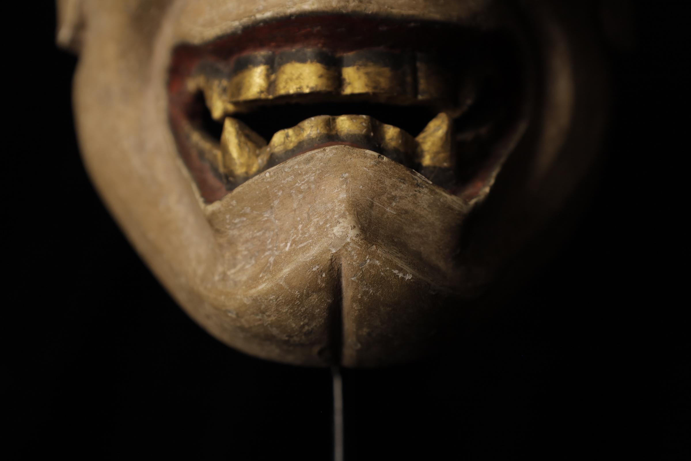 Maschera Noh giapponese Hannya (般若). Attribuito a Takada Fuki (高田 冨季, 1935-2008) in vendita 5
