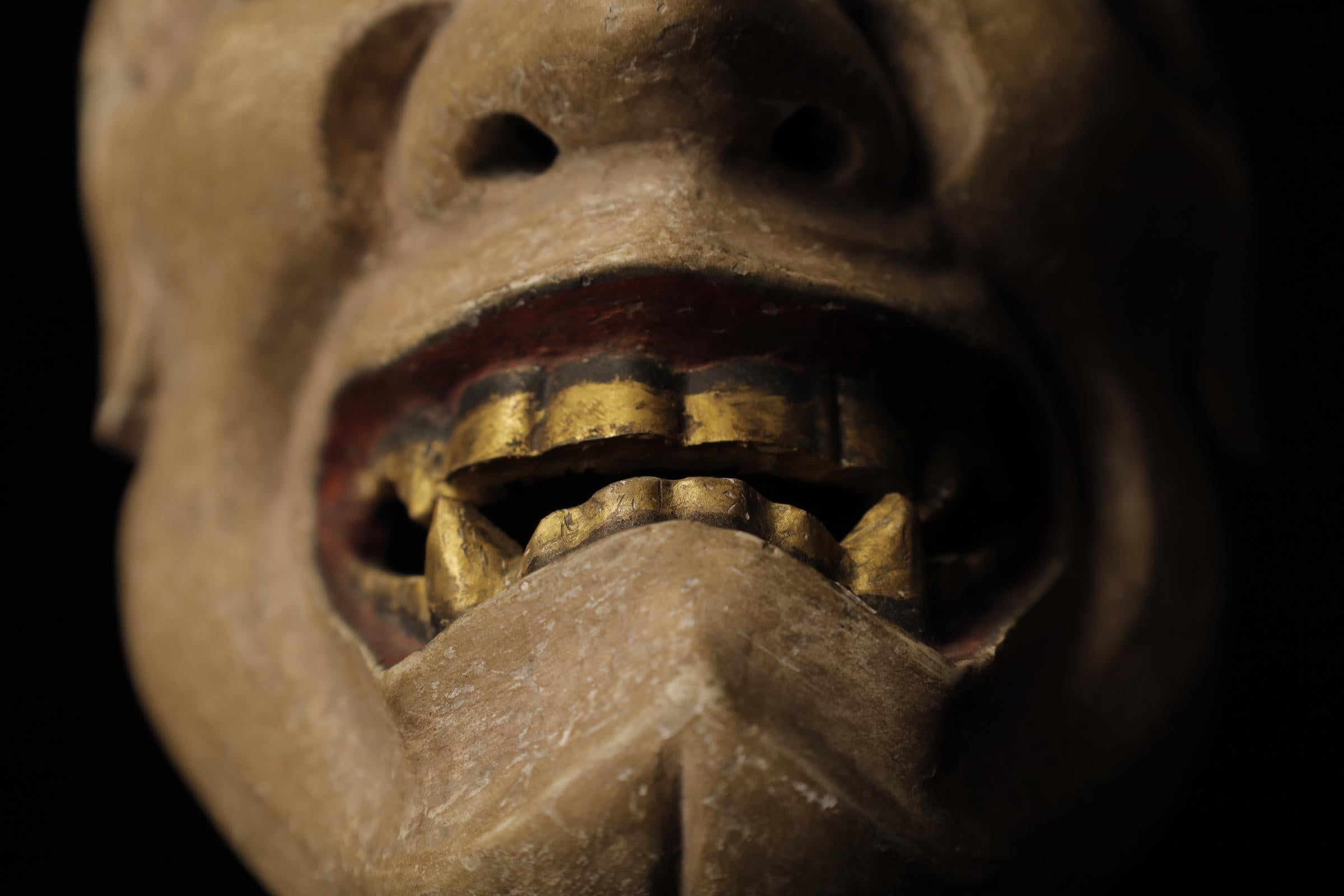 Maschera Noh giapponese Hannya (般若). Attribuito a Takada Fuki (高田 冨季, 1935-2008) in vendita 6