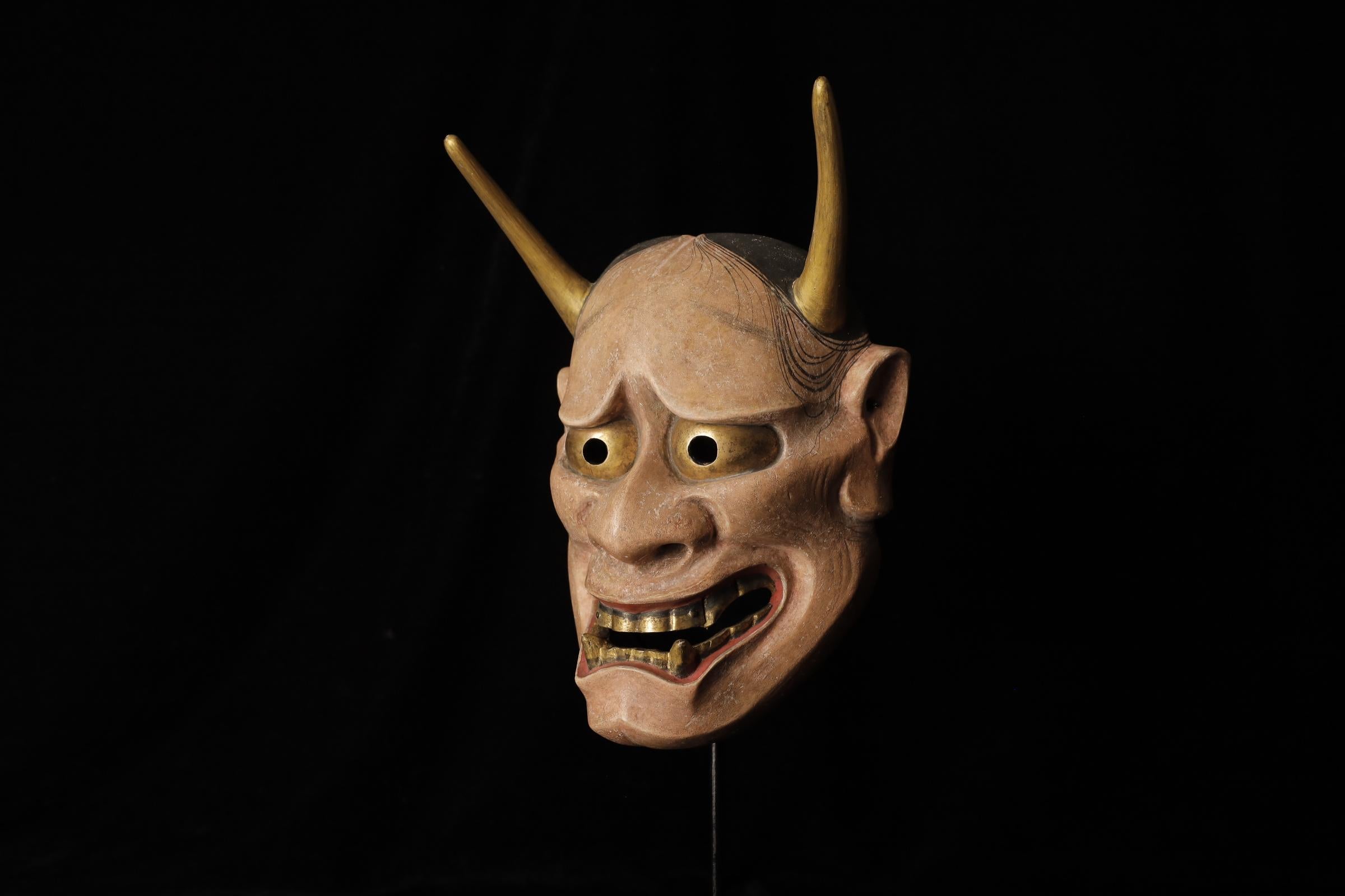 Maschera Noh giapponese Hannya (般若). Attribuito a Takada Fuki (高田 冨季, 1935-2008) In condizioni buone in vendita a Fukuoka, JP