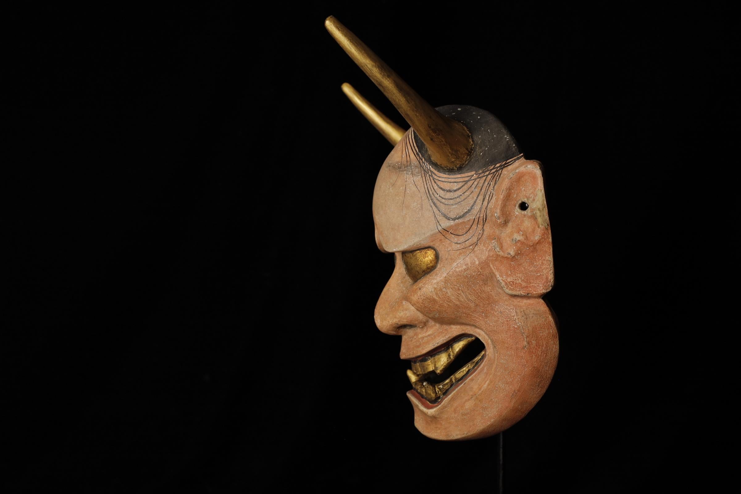 Maschera Noh giapponese Hannya (般若). Attribuito a Takada Fuki (高田 冨季, 1935-2008) in vendita 1