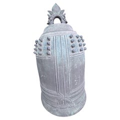 Grande cloche japonaise en bronze avec double inscription, 28 pouces
