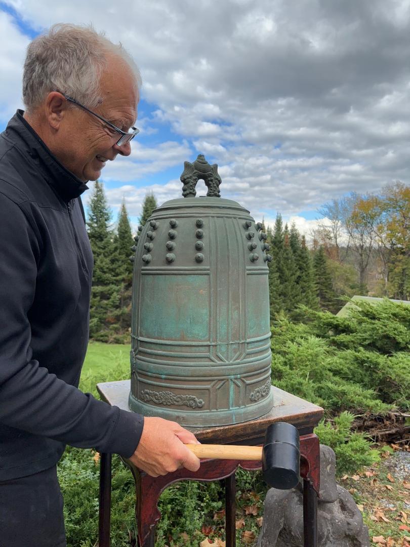 For your special garden setting or indoor display space.

Huge Hand Cast blue and green patina bronze bell With Multiple Signed panels.
Bold pleasing sound.

Beautiful deep resonating ring tones await the new owner of this huge one-of-a-kind antique