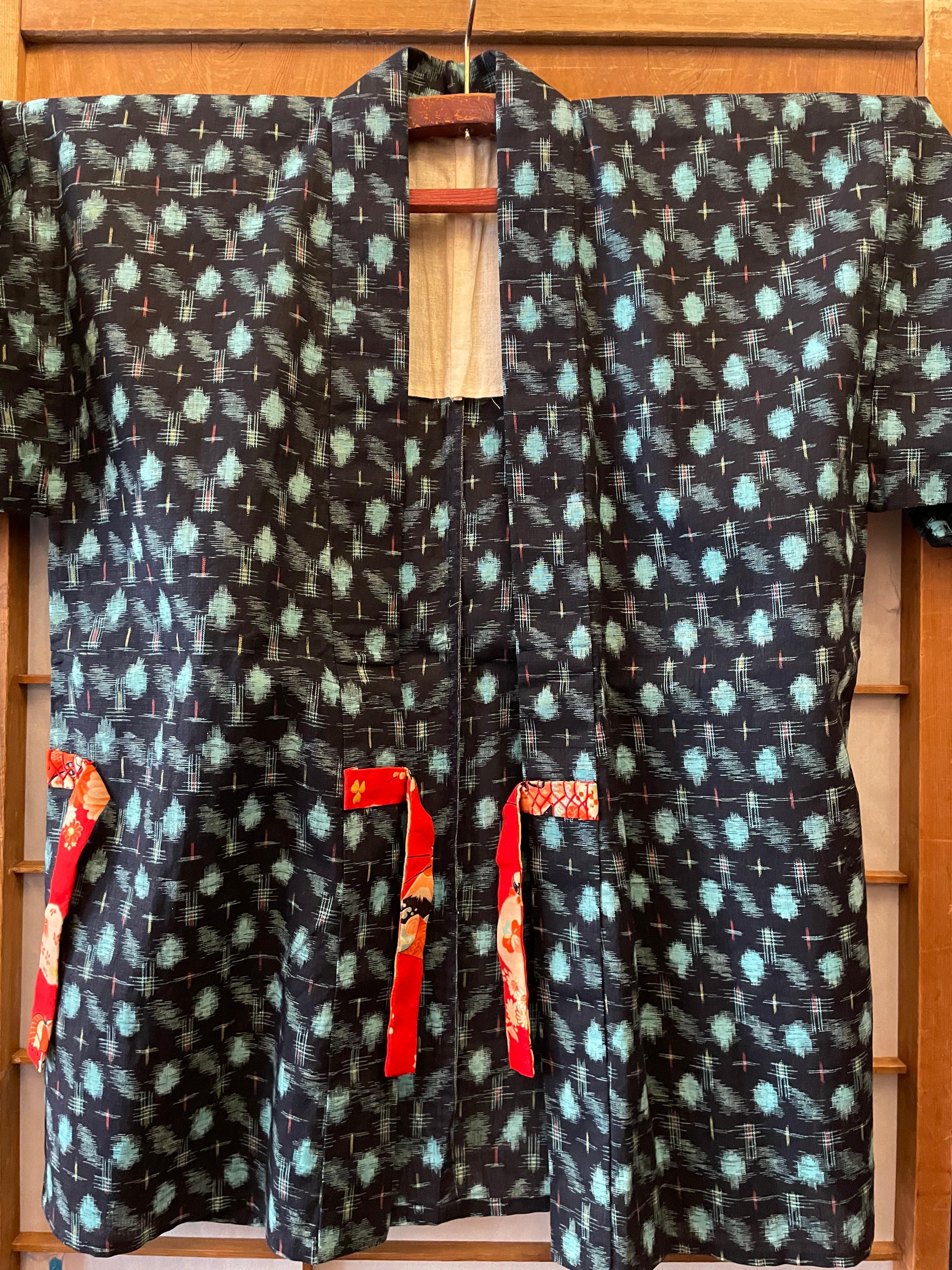 Showa Japanese Ikat Peasant Cotton Kasuri Jacket with Belts 1970s For Sale