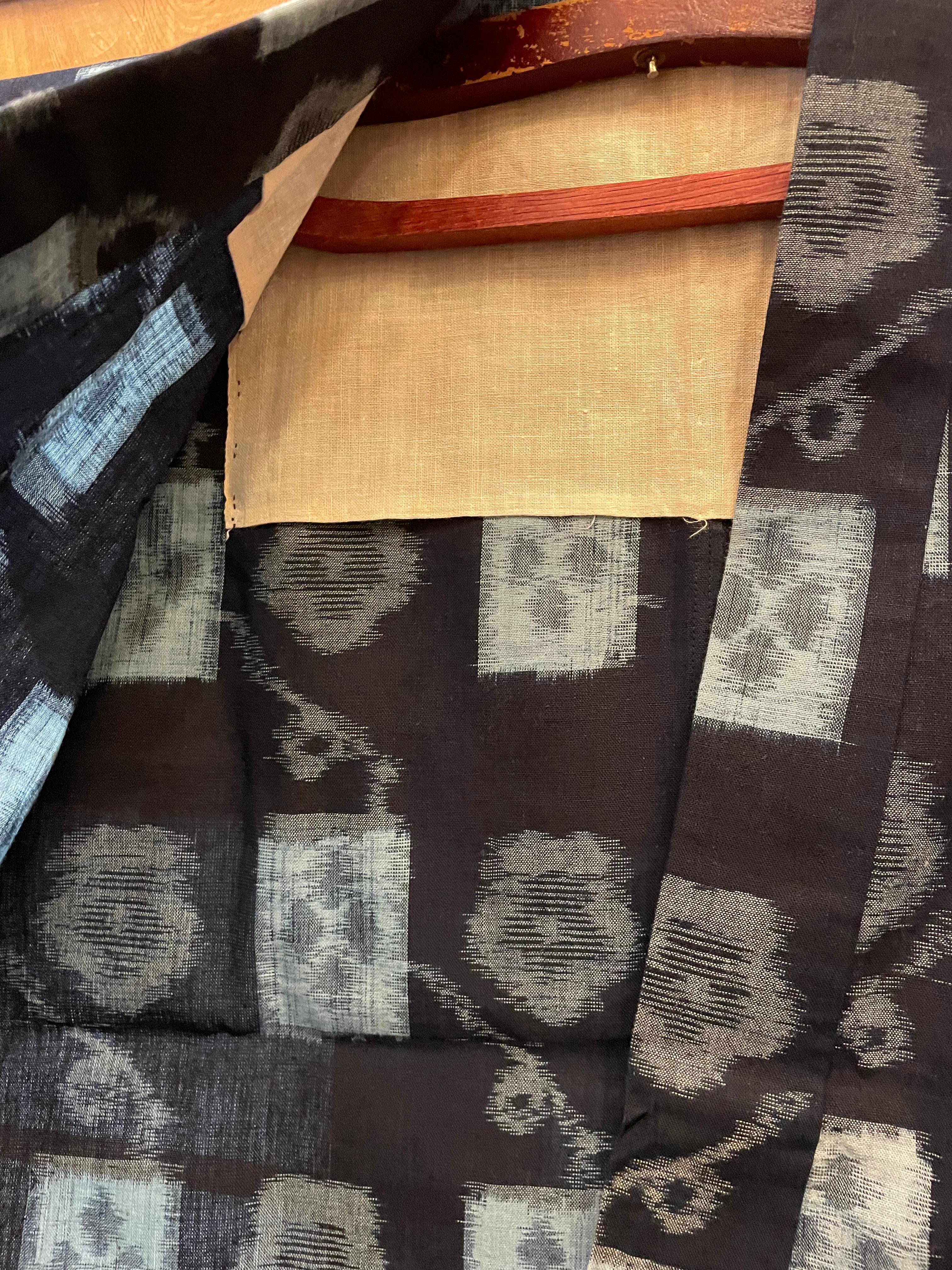 Japanese Ikat Peasant Kasuri (Haori style) Jacket with Cotton 1970s For Sale 1