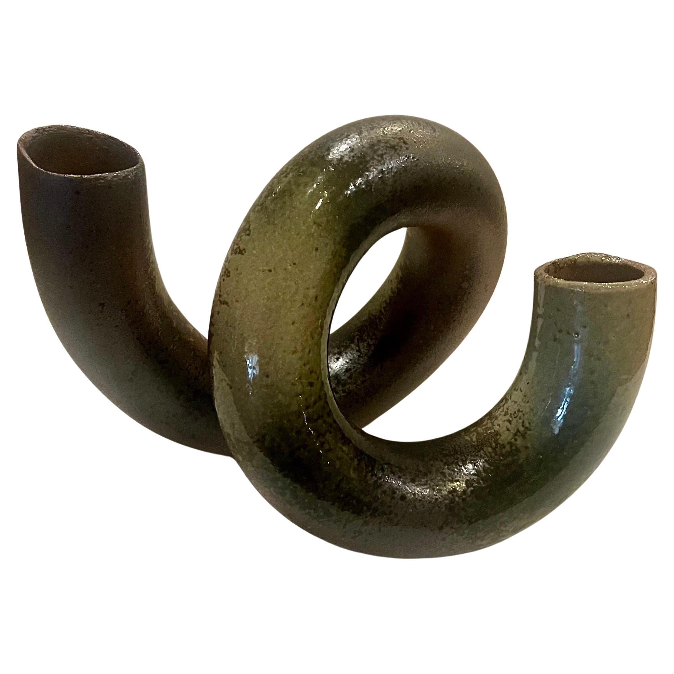 Japanese Ikebana Double Head Ceramic Spring Sculptural Vase In Excellent Condition For Sale In San Diego, CA