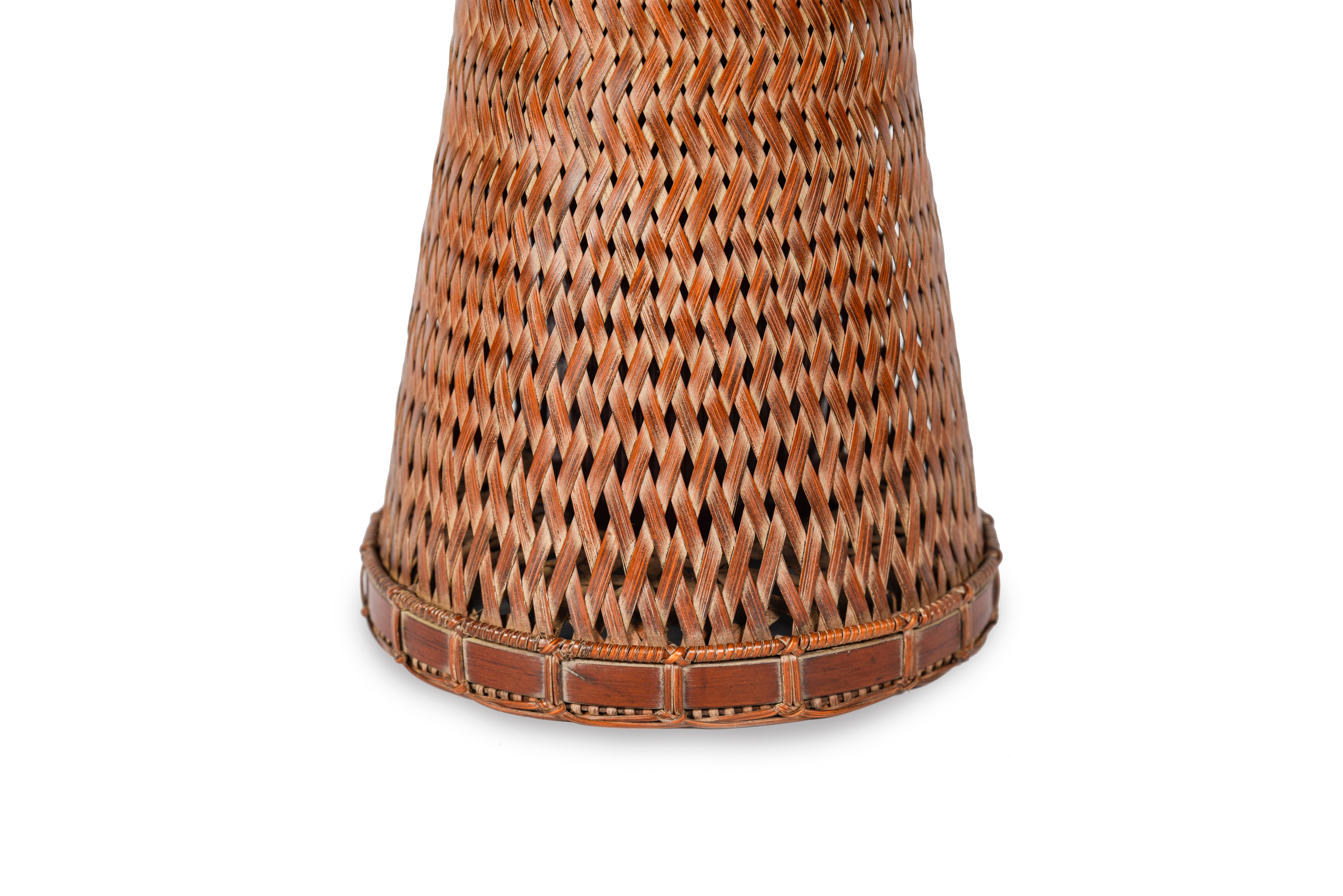 20th Century Japanese Ikebana or hanakago wicker basket of elongated and conic shape For Sale