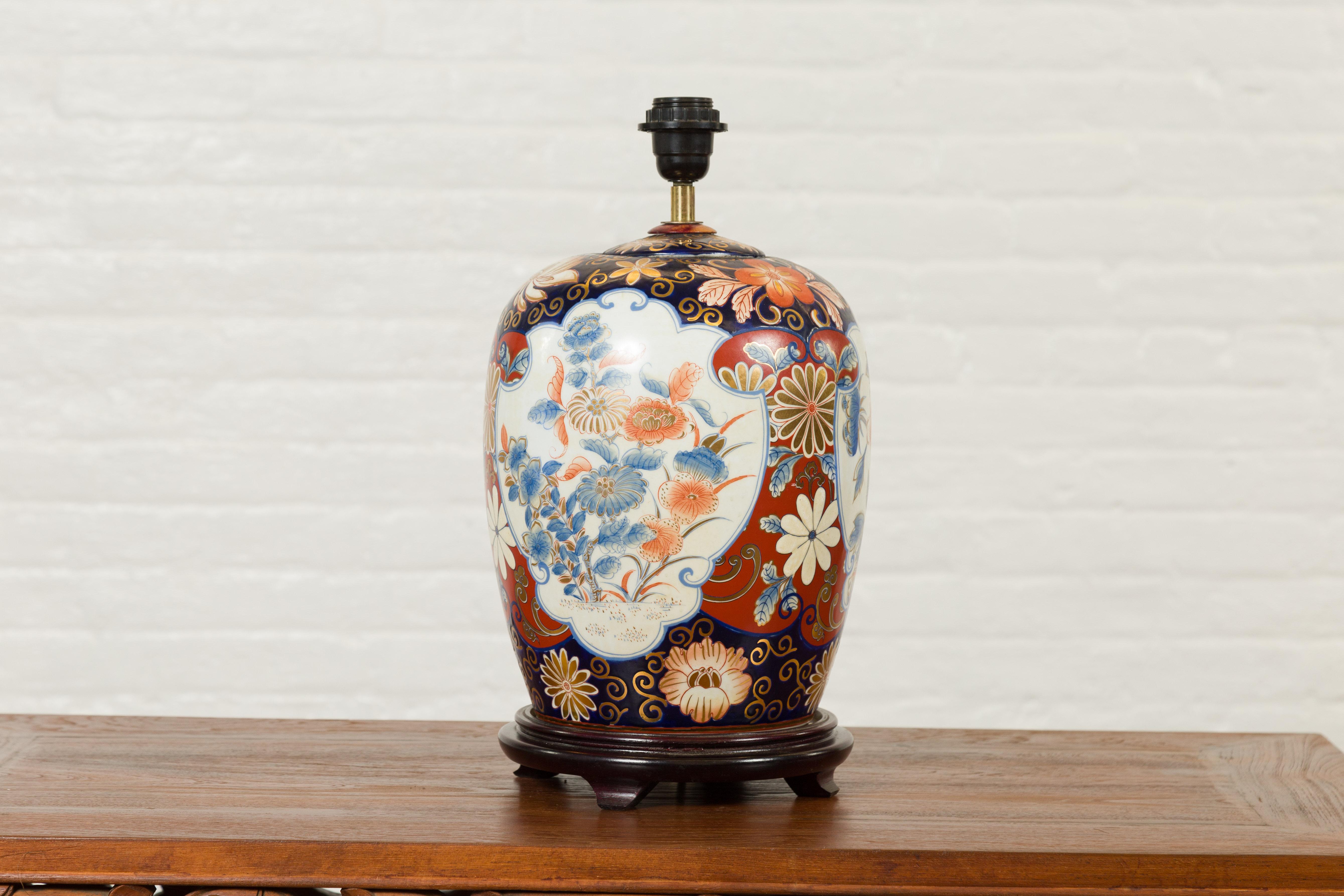 Japanese Imari 20th Century Ceramic Table Lamp with Blue, Red and Gilt Decor 7