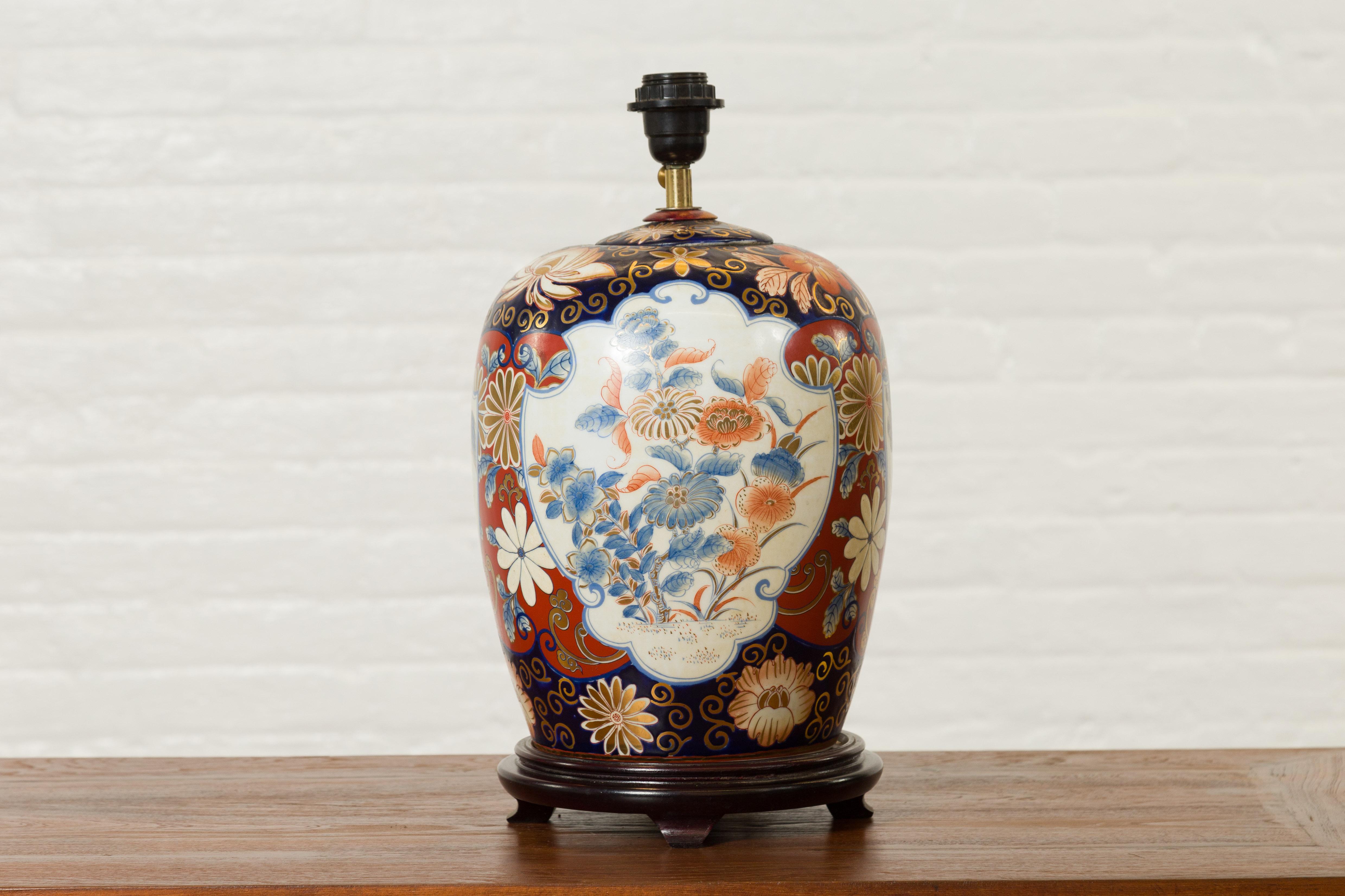Japanese Imari 20th Century Ceramic Table Lamp with Blue, Red and Gilt Decor 8