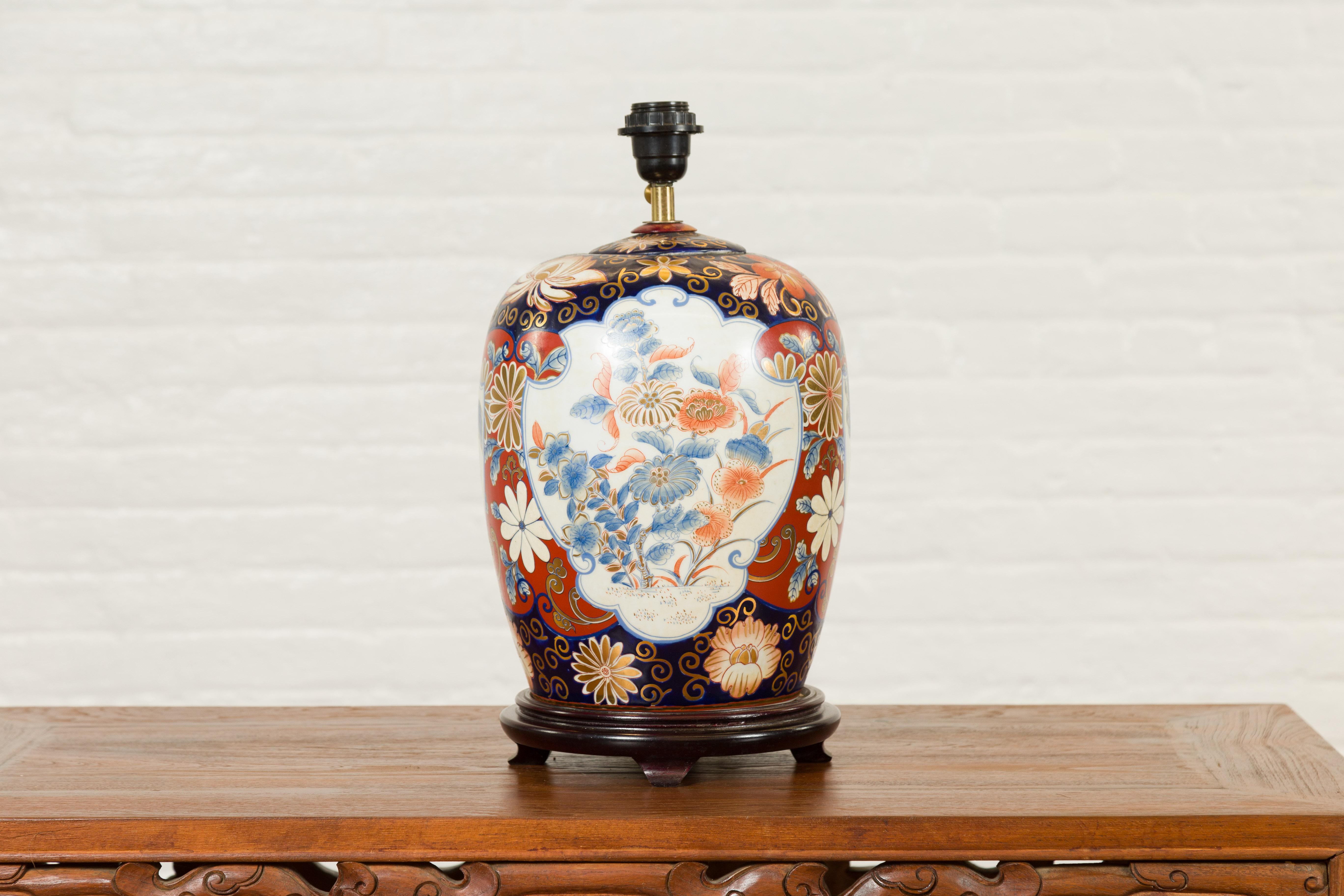 Japanese Imari 20th Century Ceramic Table Lamp with Blue, Red and Gilt Decor 11
