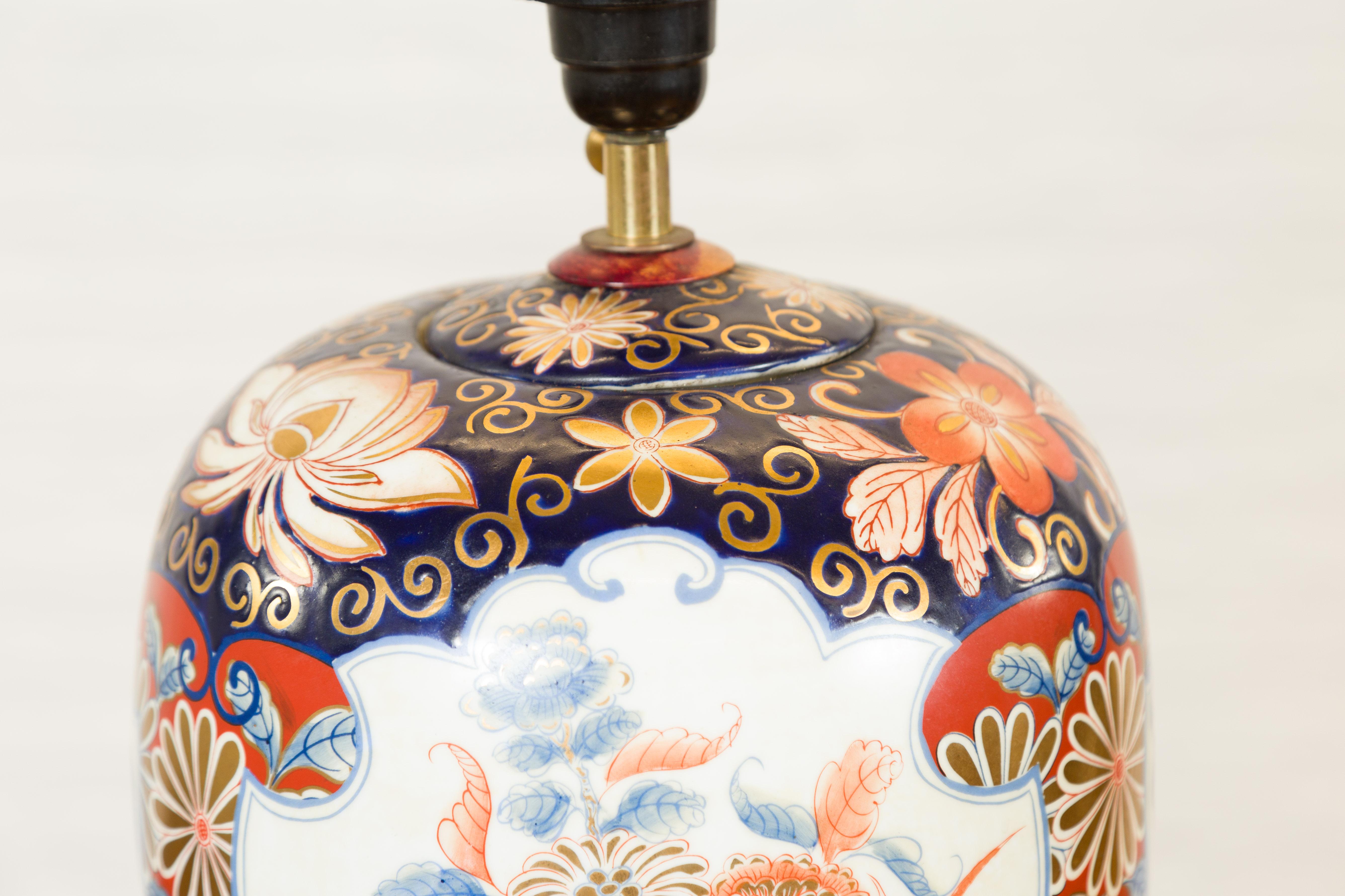 Japanese Imari 20th Century Ceramic Table Lamp with Blue, Red and Gilt Decor 12