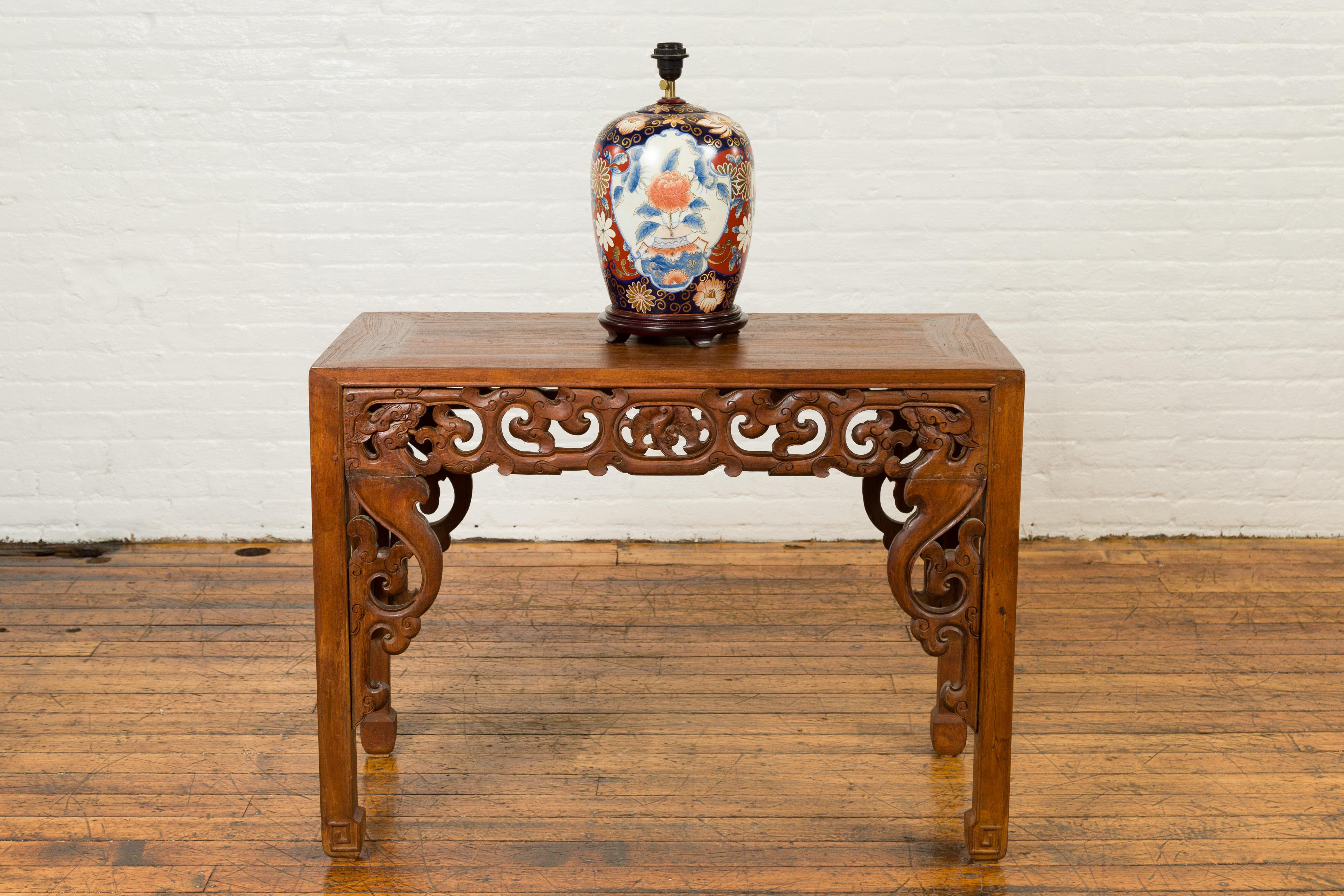 Japanese Imari 20th Century Ceramic Table Lamp with Blue, Red and Gilt Decor In Good Condition In Yonkers, NY