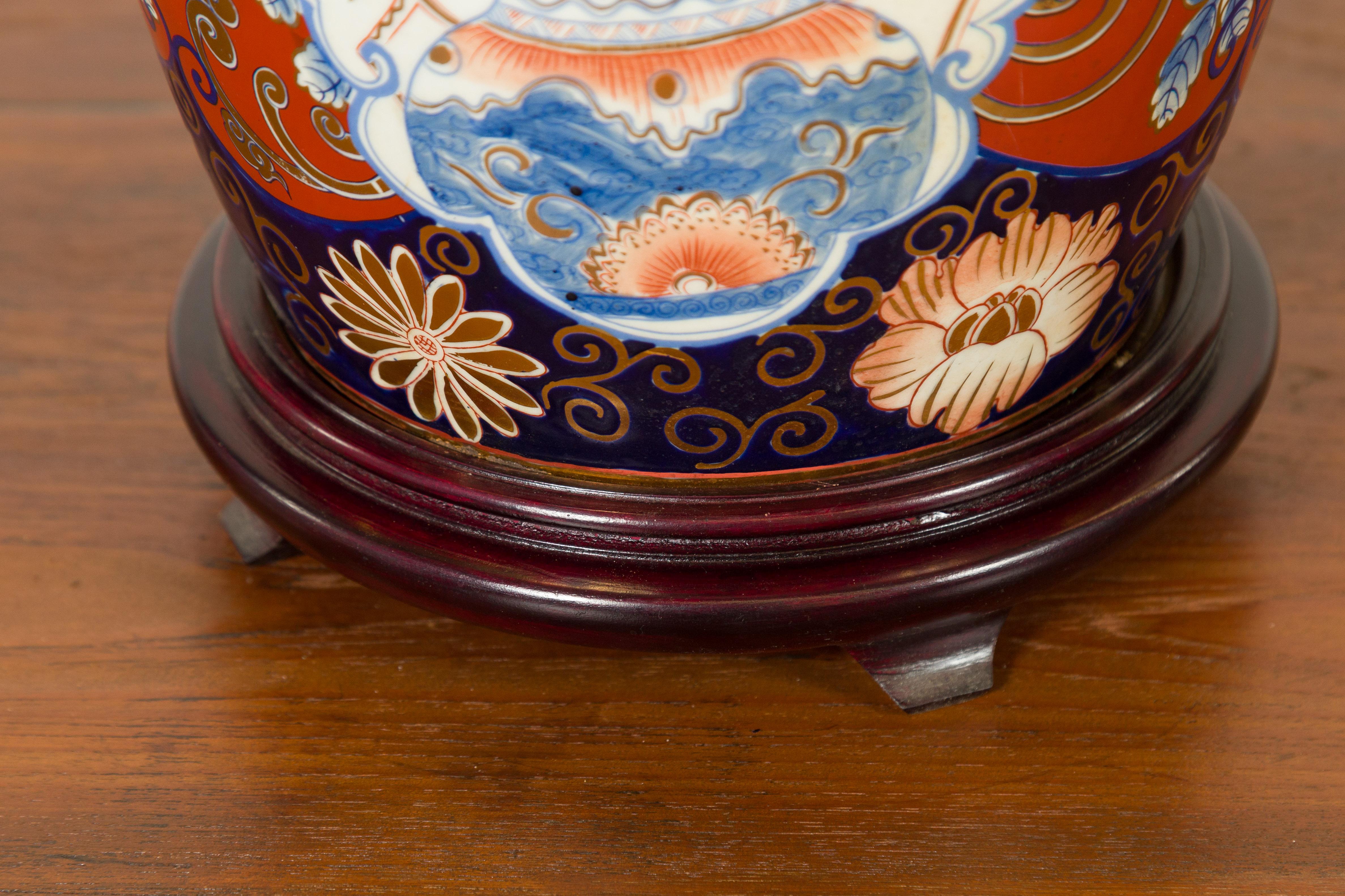 Japanese Imari 20th Century Ceramic Table Lamp with Blue, Red and Gilt Decor 4