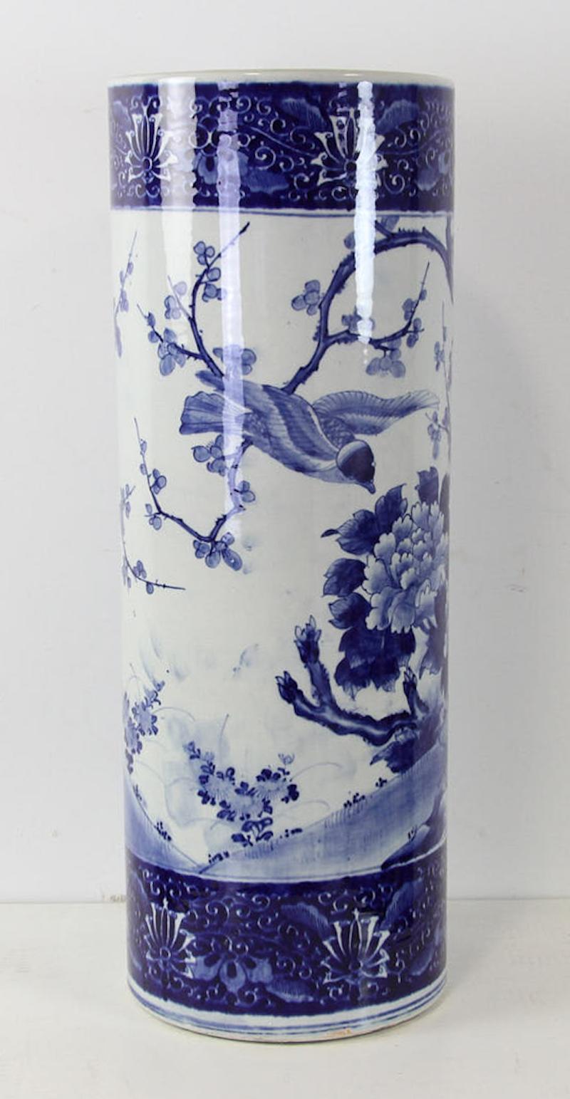 Japanese Imari Blue and White Porcelain Umbrella Stand In Good Condition In Essex, MA